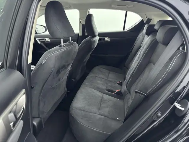 Lexus CT view 14