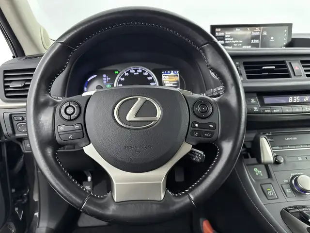 Lexus CT view 6