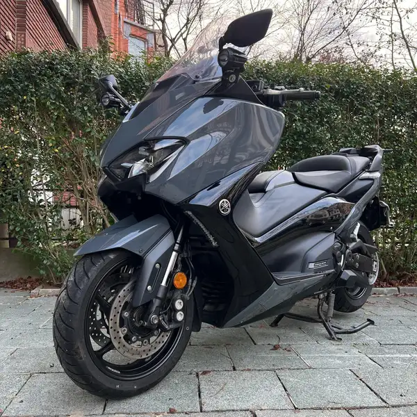 Yamaha TMAX 560