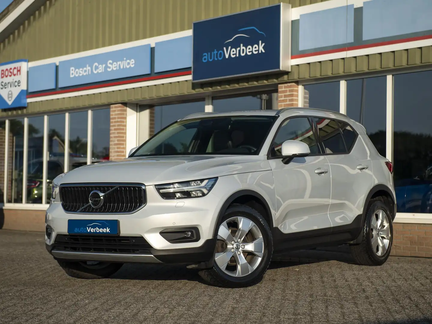 Volvo XC40 1.5 T3 Momentum Pro | Intellisafe ProLine & Surrou - 1