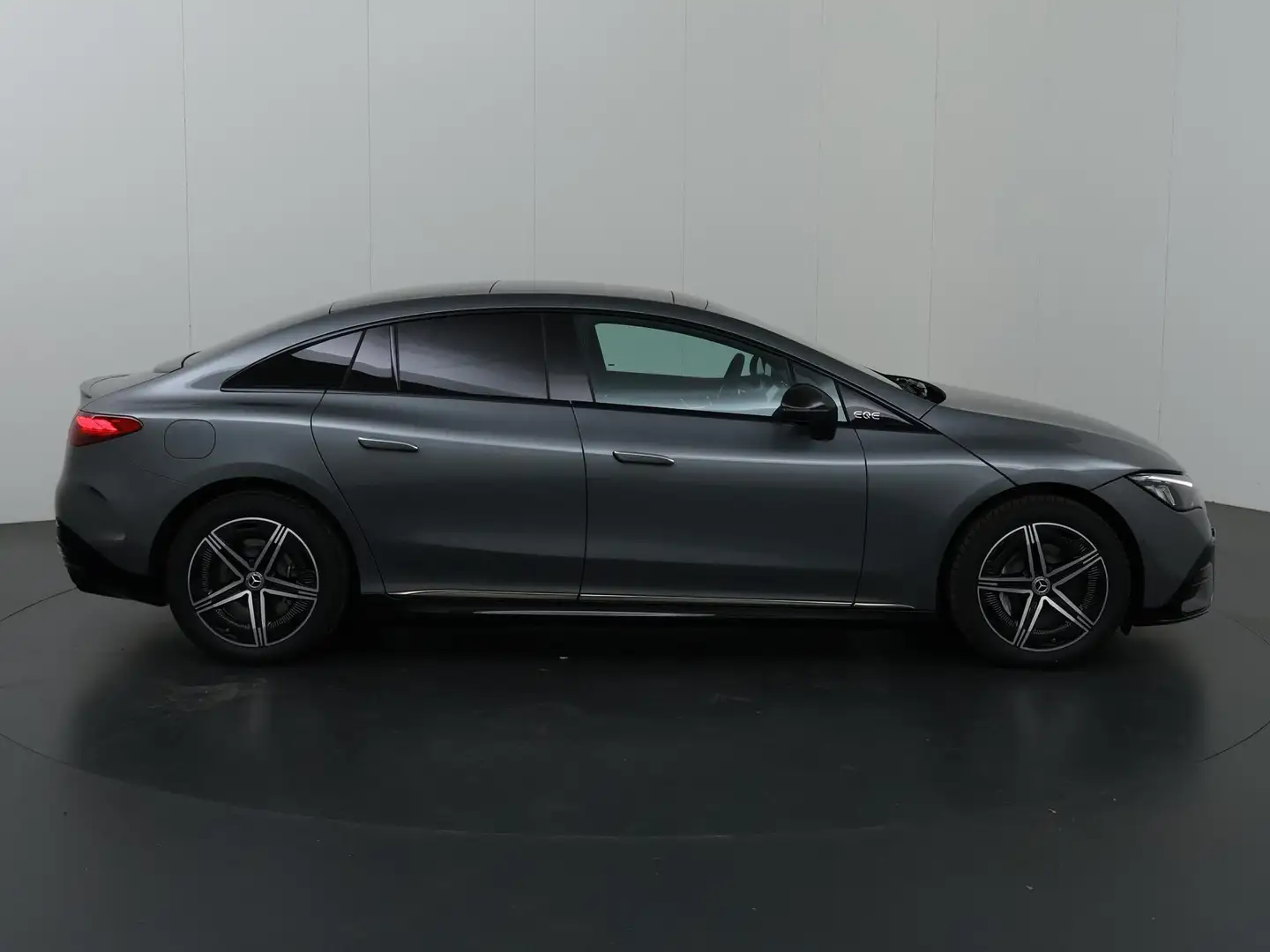 Mercedes-Benz EQE 300 Sport Edition 89 kWh | Achteruitrijcamera | Memory Gri - 2
