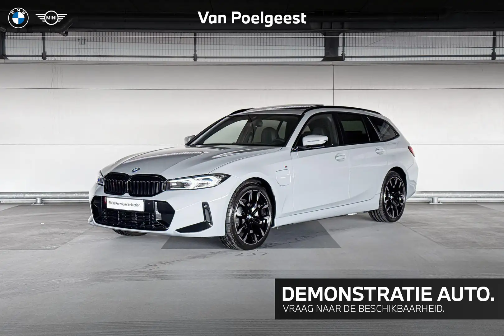 BMW 330 3 Serie Touring 330e | M Sportpakket | Glazen pano Grijs - 1