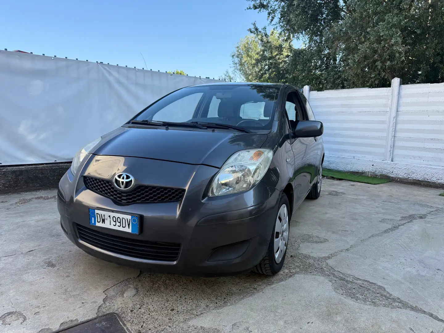 Toyota Yaris Yaris 3p 1.3 dual Sol - 2