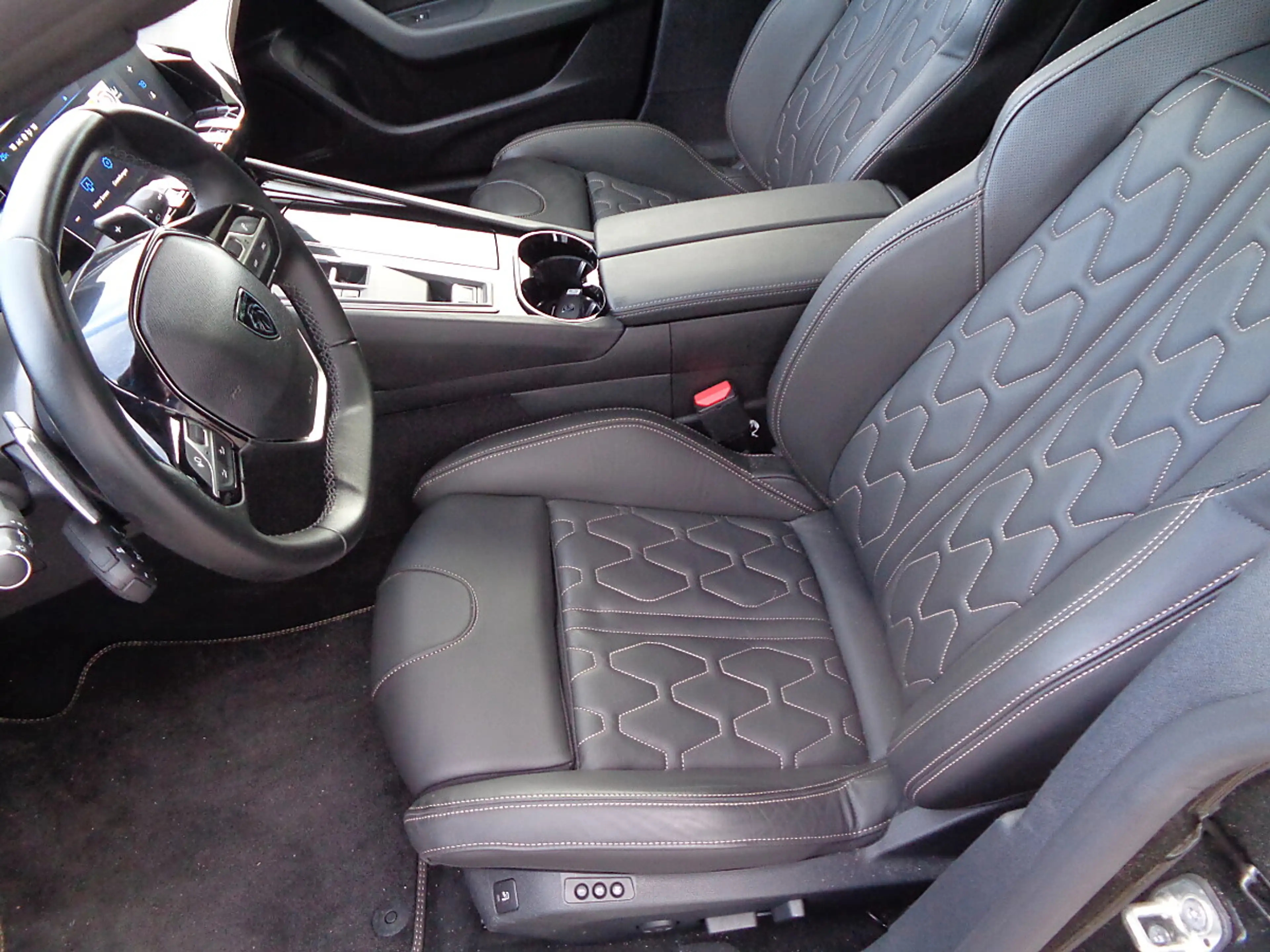Peugeot 508 SW Hybrid 225 PHEV e-EAT8 Allure Automatik SCHI... — photo 8