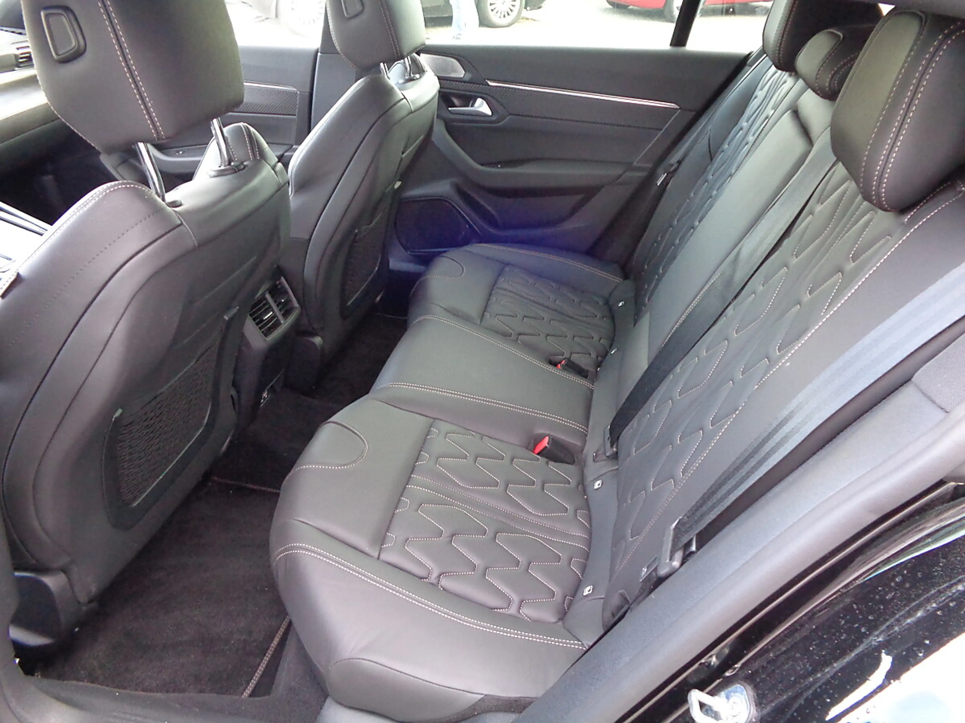 Peugeot 508 SW Hybrid 225 PHEV e-EAT8 Allure Automatik SCHI... — photo 14