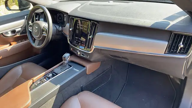 Volvo S90 view 10