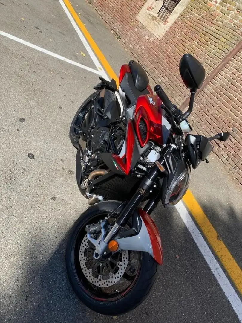MV Agusta Brutale 800 Rosso - 2
