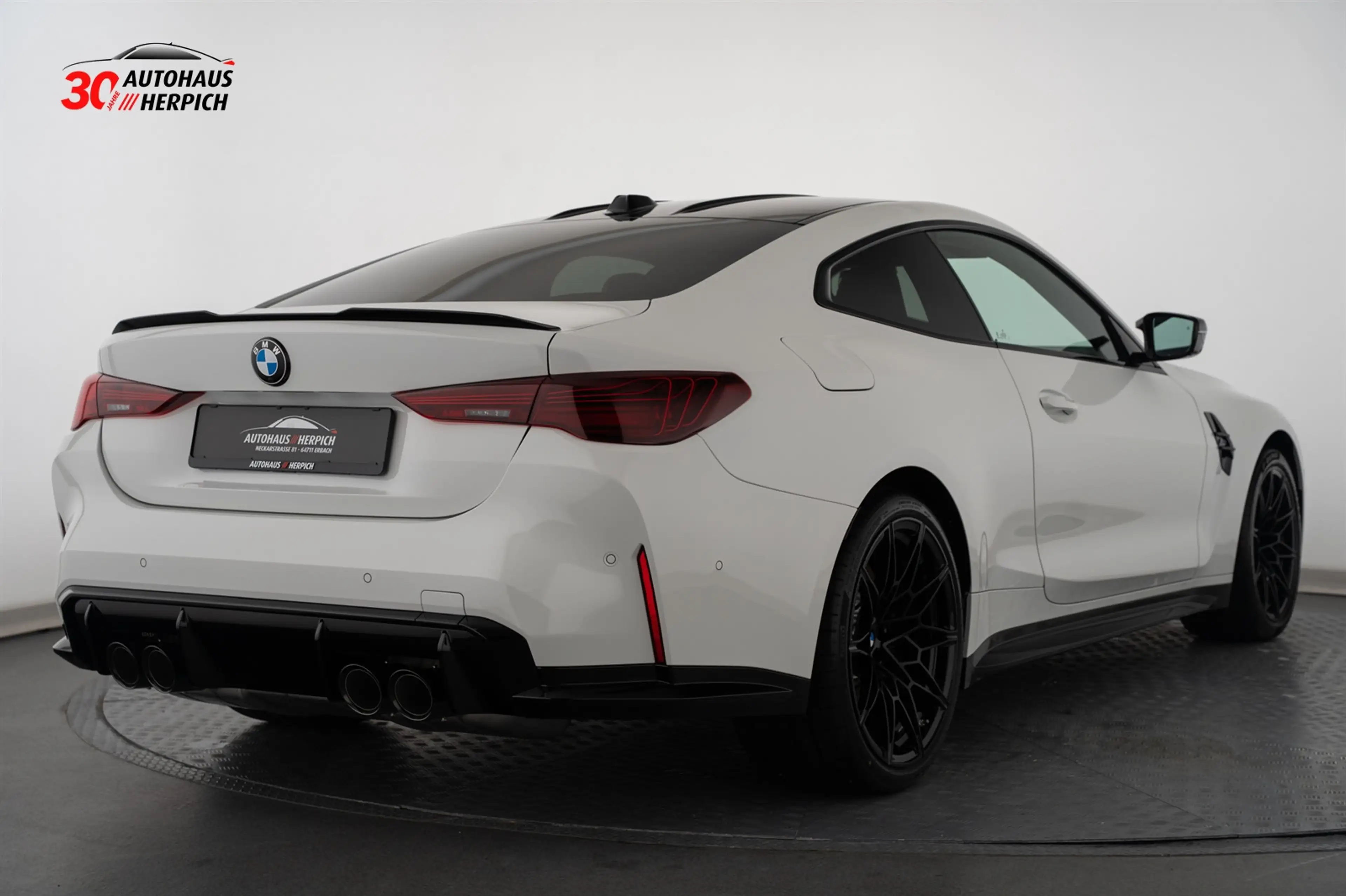 BMW M4 Competition RWD Heckantrieb MDrive Carbon H&K — photo 5