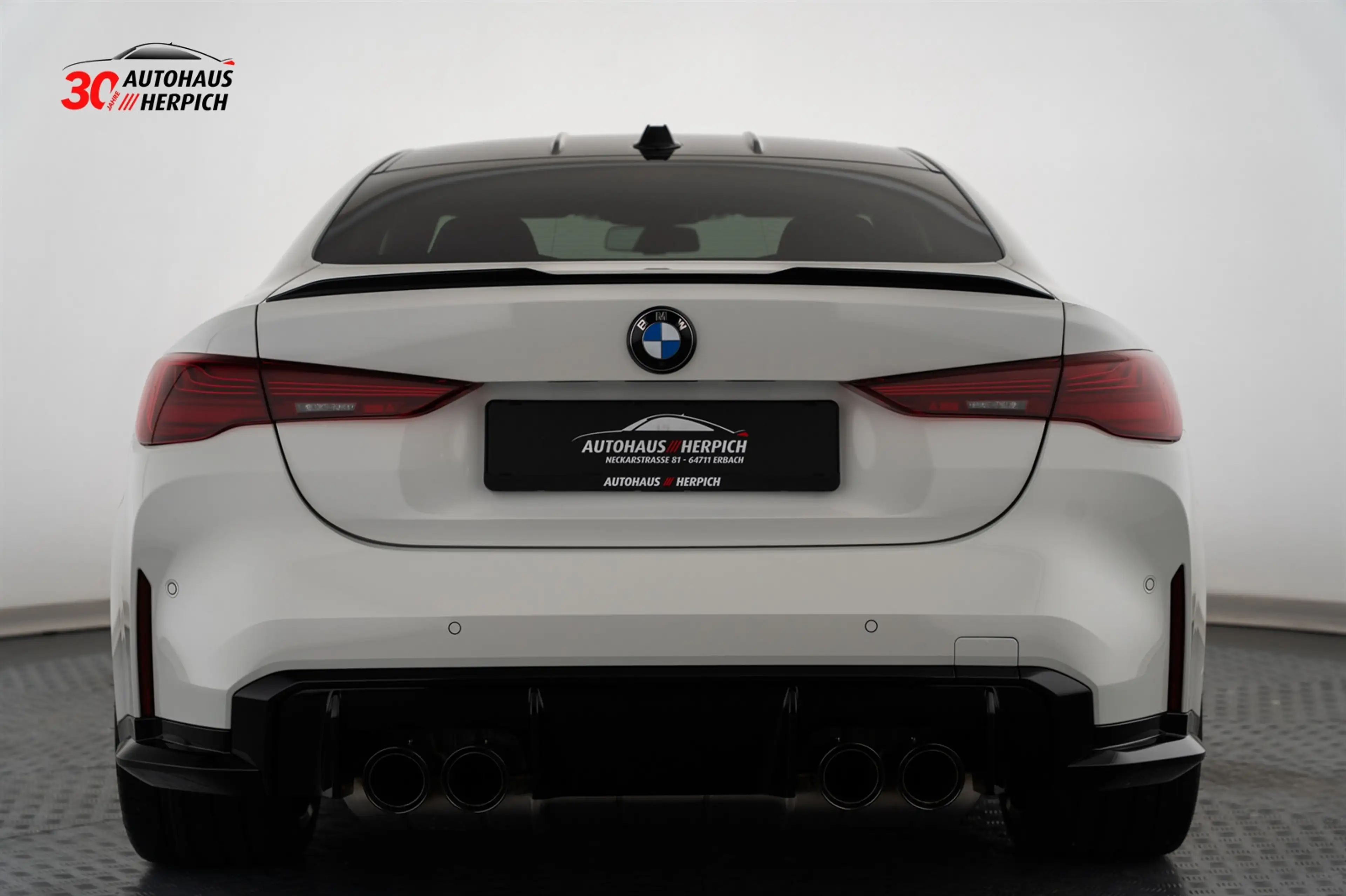 BMW M4 Competition RWD Heckantrieb MDrive Carbon H&K — photo 4