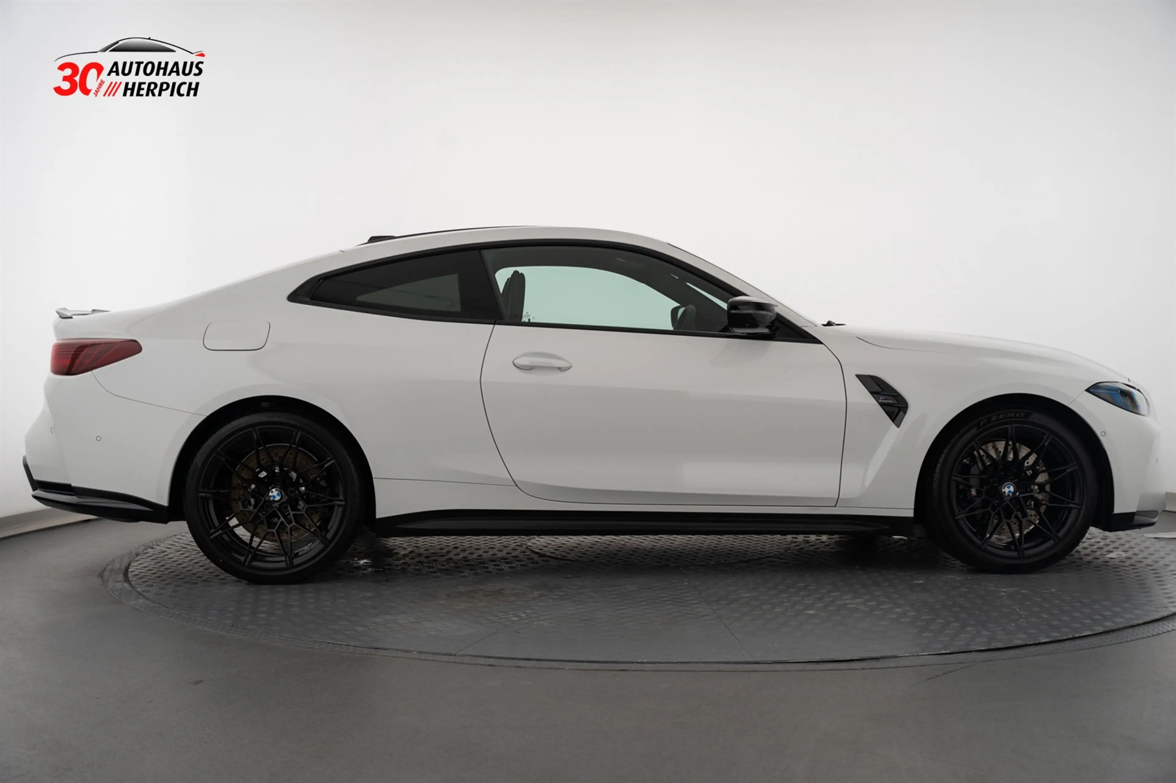 BMW M4 Competition RWD Heckantrieb MDrive Carbon H&K — photo 6