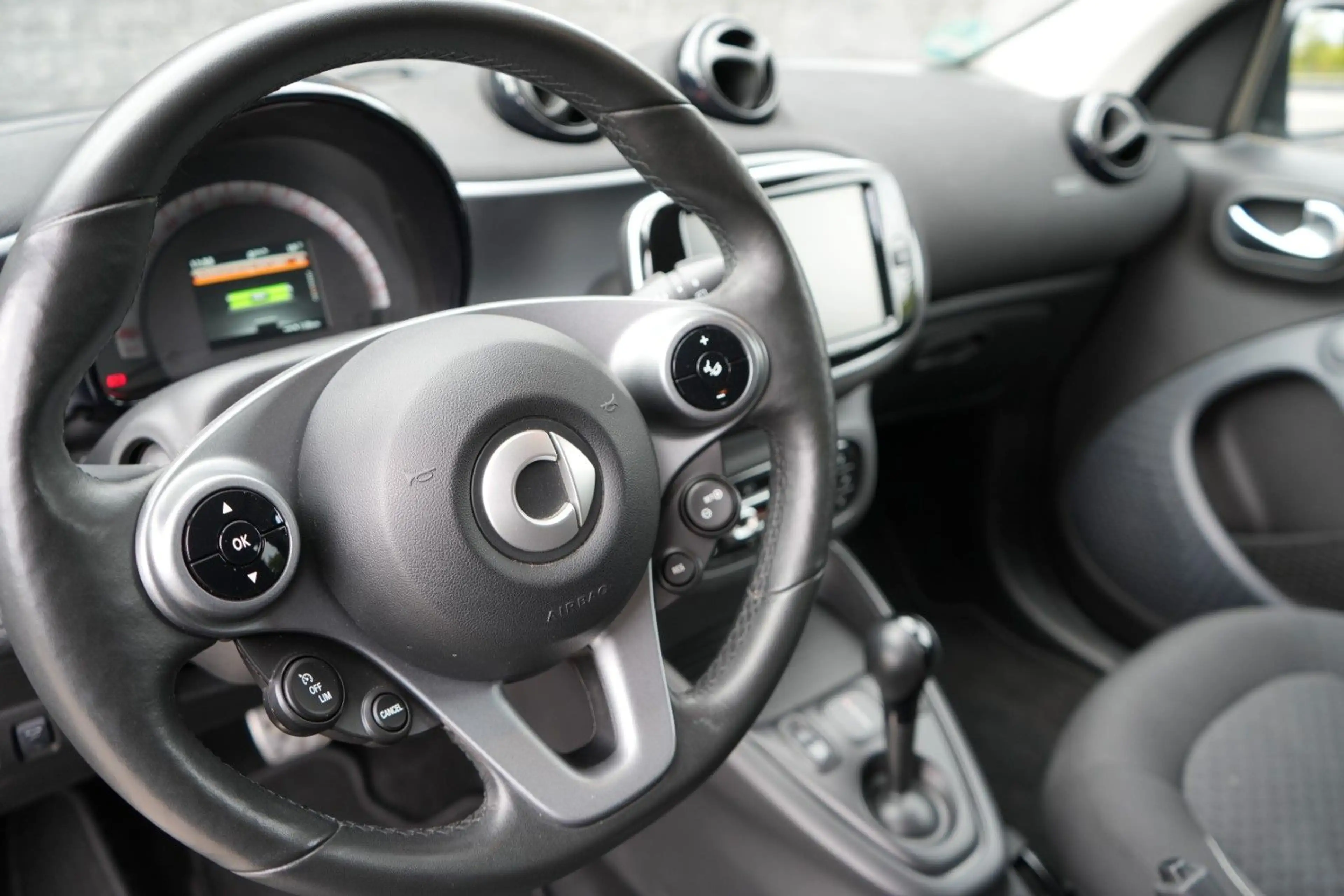 smart forFour electric drive 60kW EQ pulse/1.Hand/Pano/MwSt — photo 11