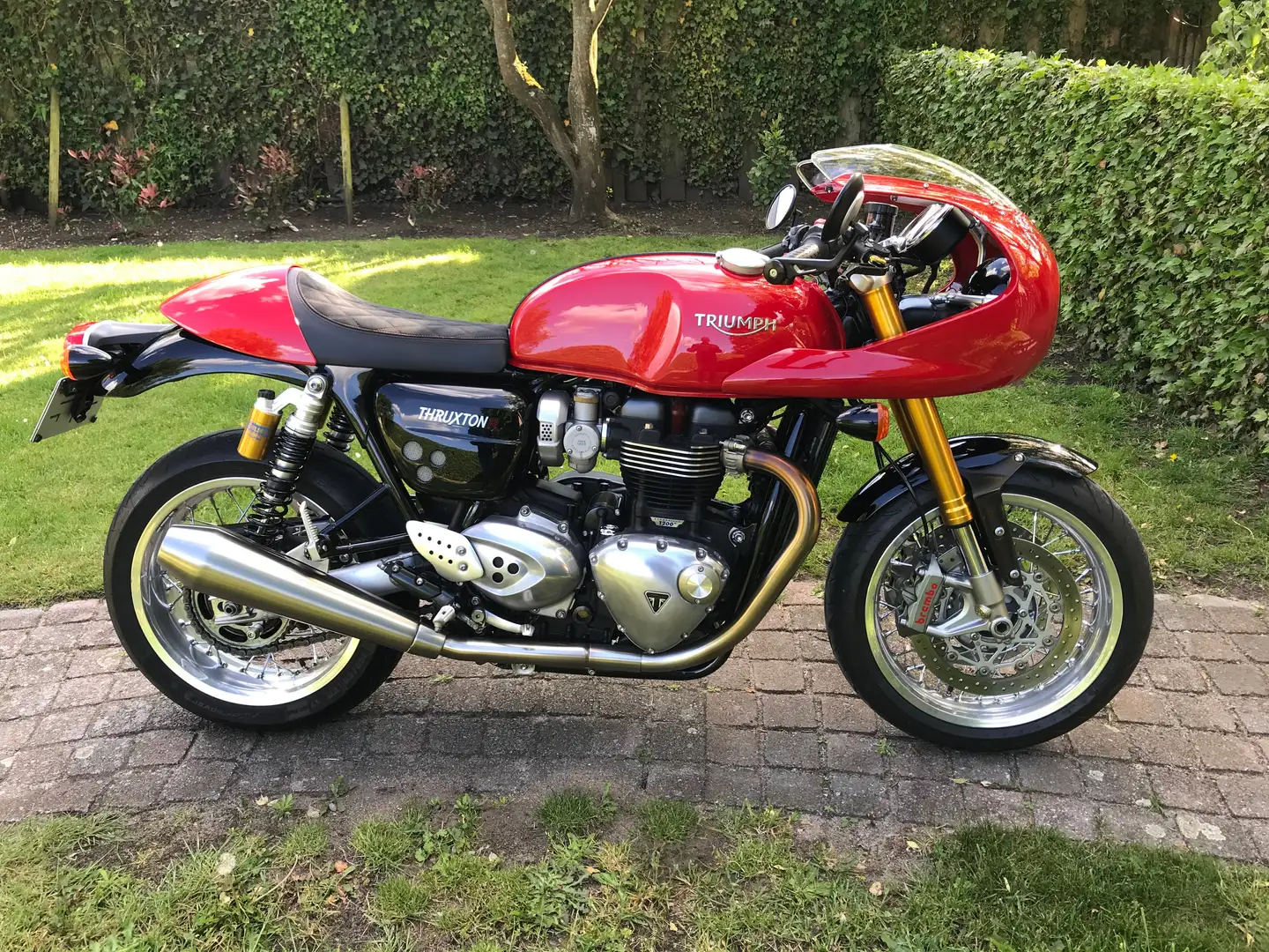 Triumph Thruxton 1200 R Rouge - 2