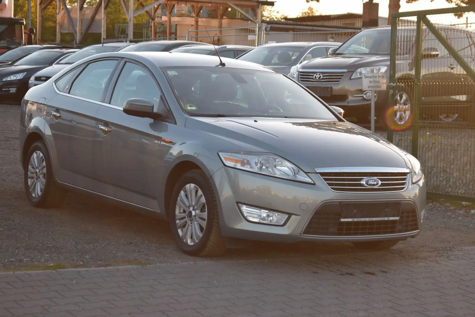 Ford Mondeo Lim. Ghia - 2