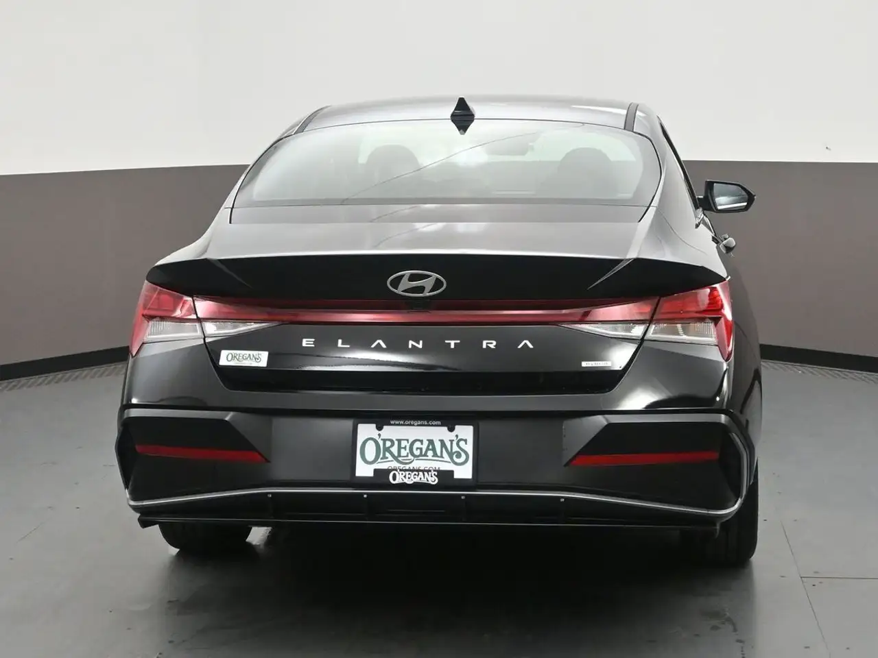 Hyundai ELANTRA photo Hyundai ELANTRA