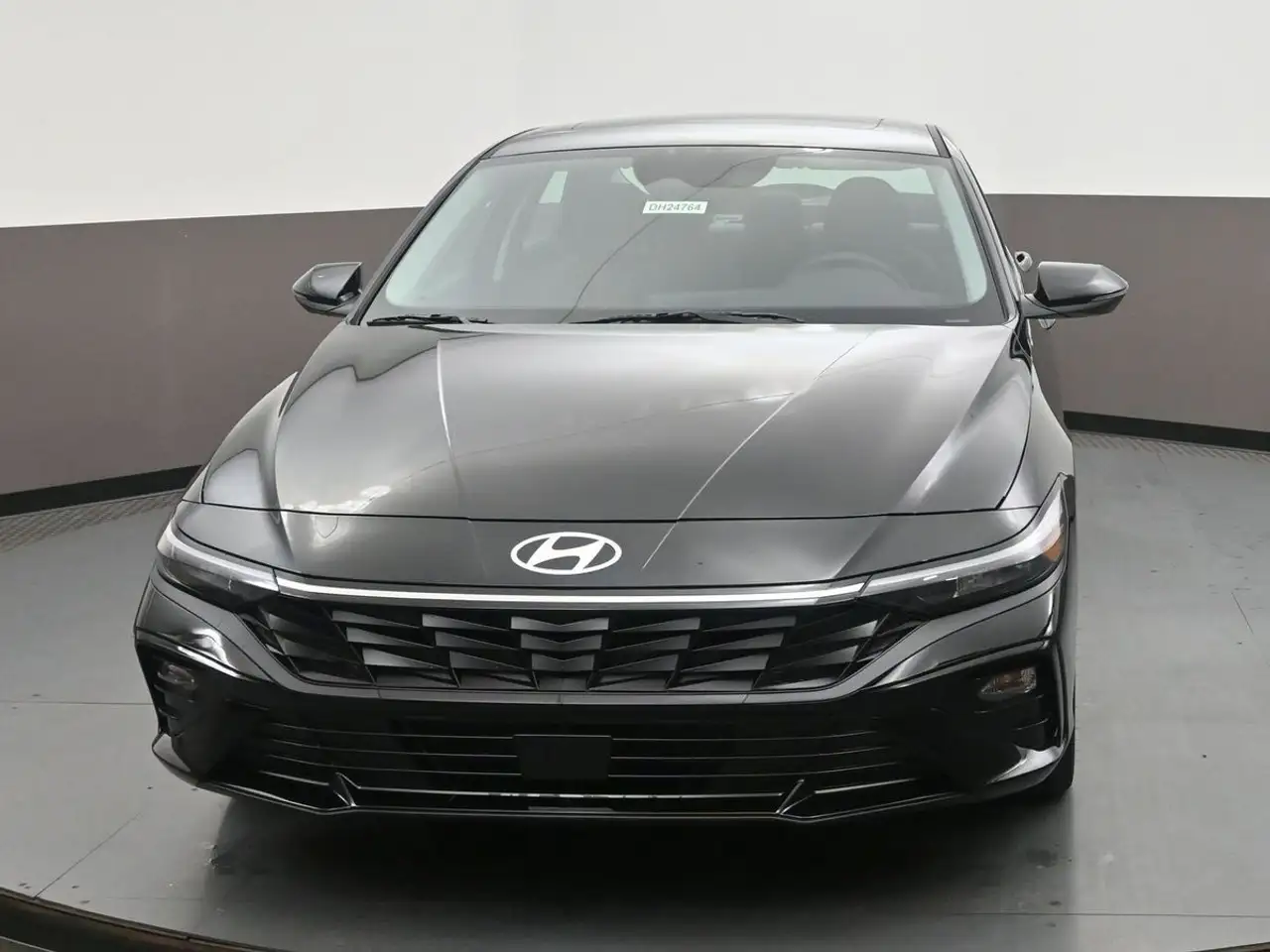Hyundai ELANTRA photo Hyundai ELANTRA