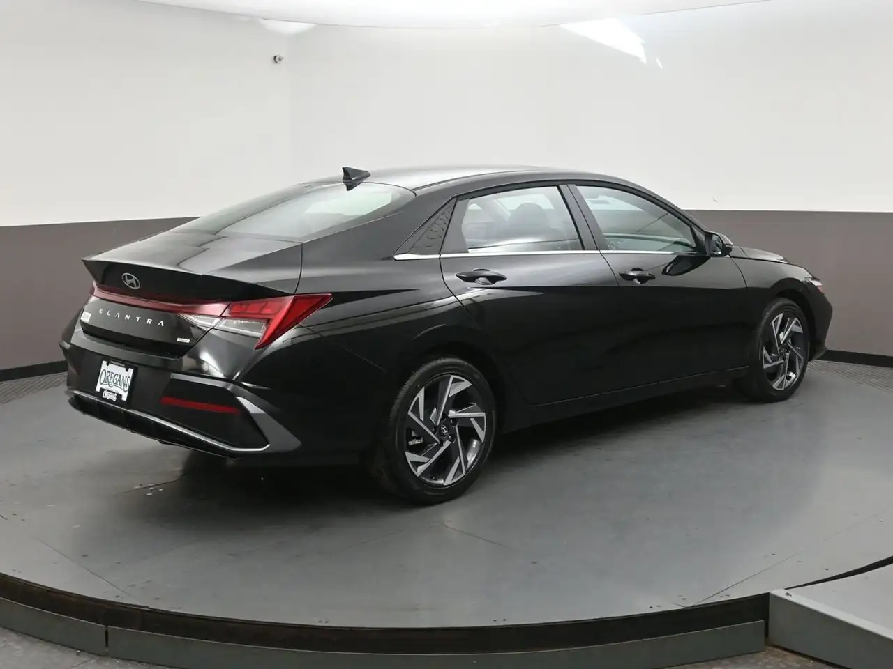Hyundai ELANTRA photo Hyundai ELANTRA