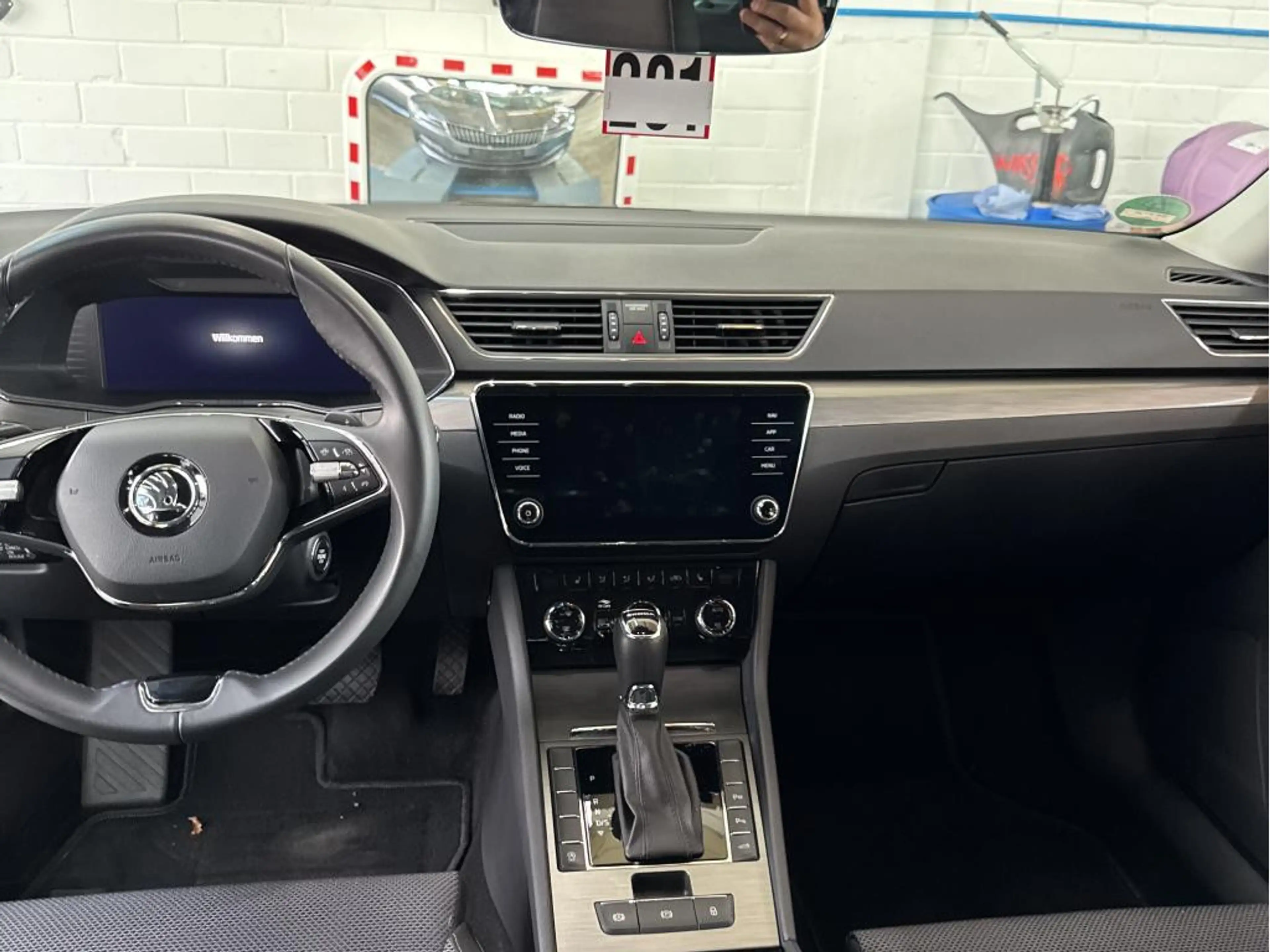 Skoda Superb Combi 2.0 TDI Style MATRIX-LED KAMERA — photo 8