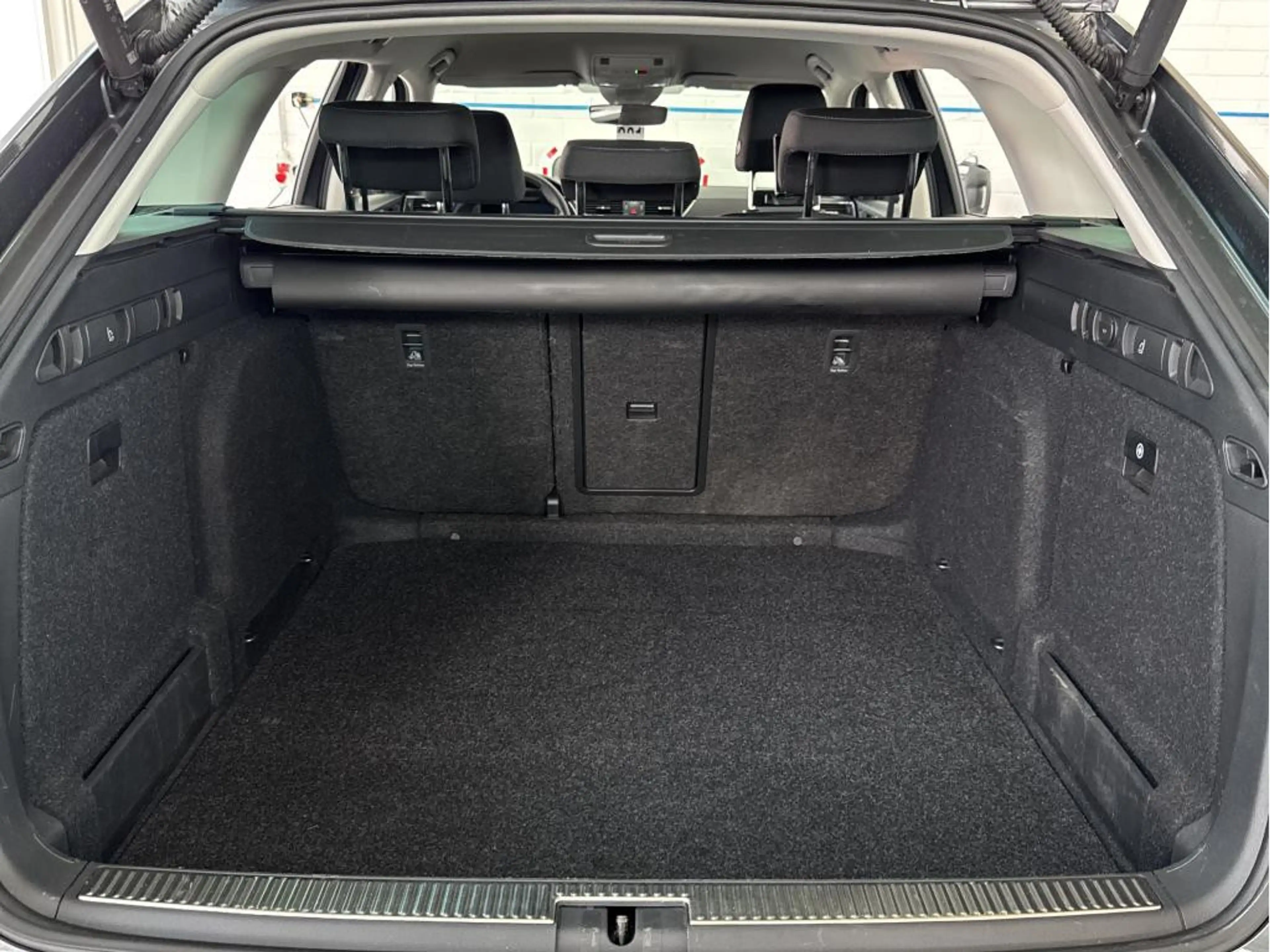 Skoda Superb Combi 2.0 TDI Style MATRIX-LED KAMERA — photo 7