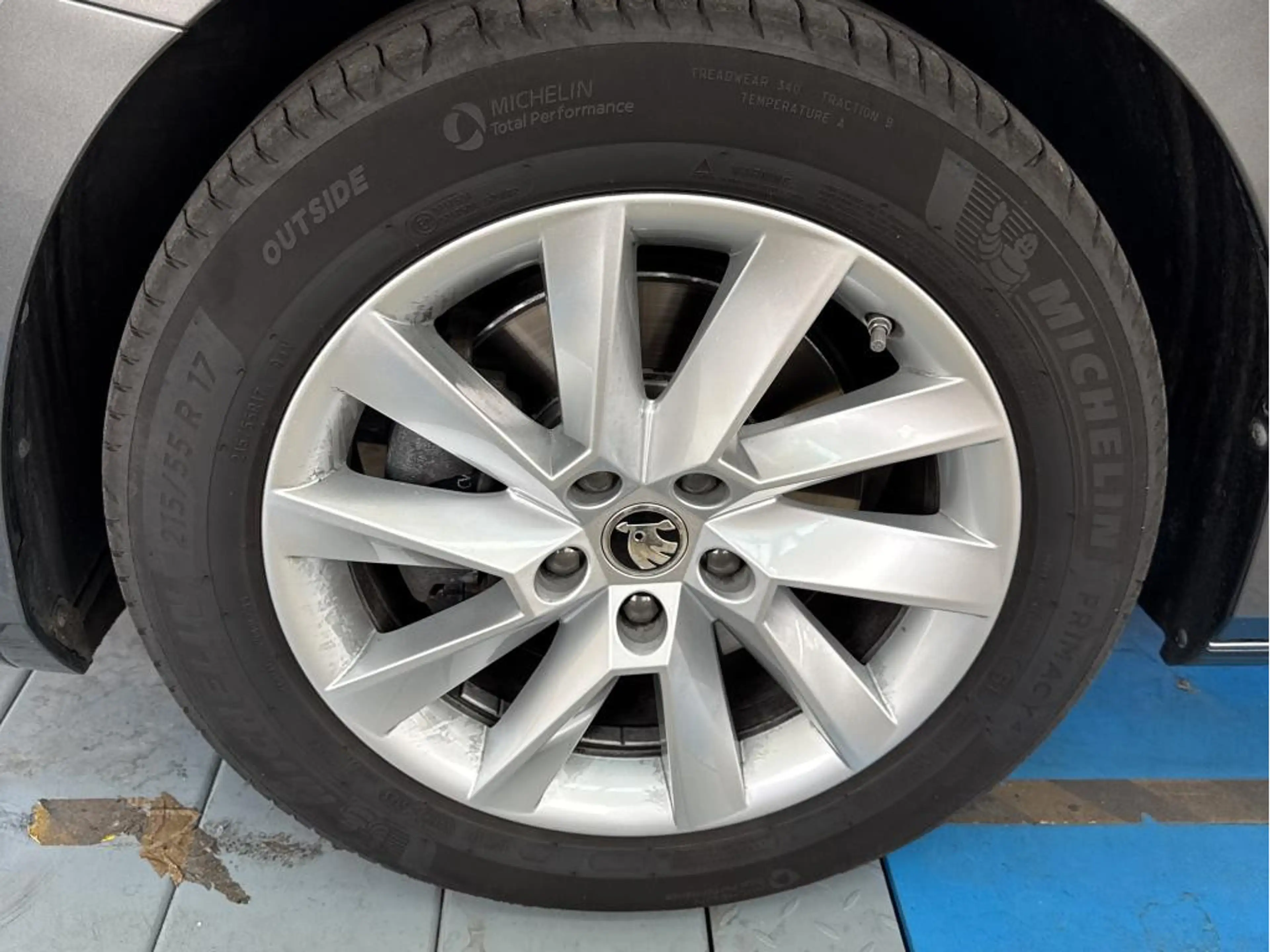 Skoda Superb Combi 2.0 TDI Style MATRIX-LED KAMERA — photo 11