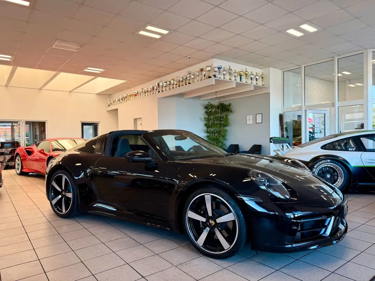 Porsche 992 911 992 Targa 4S SportDesign/LIFT/ACC/SCP/Inno Schwarz - 1
