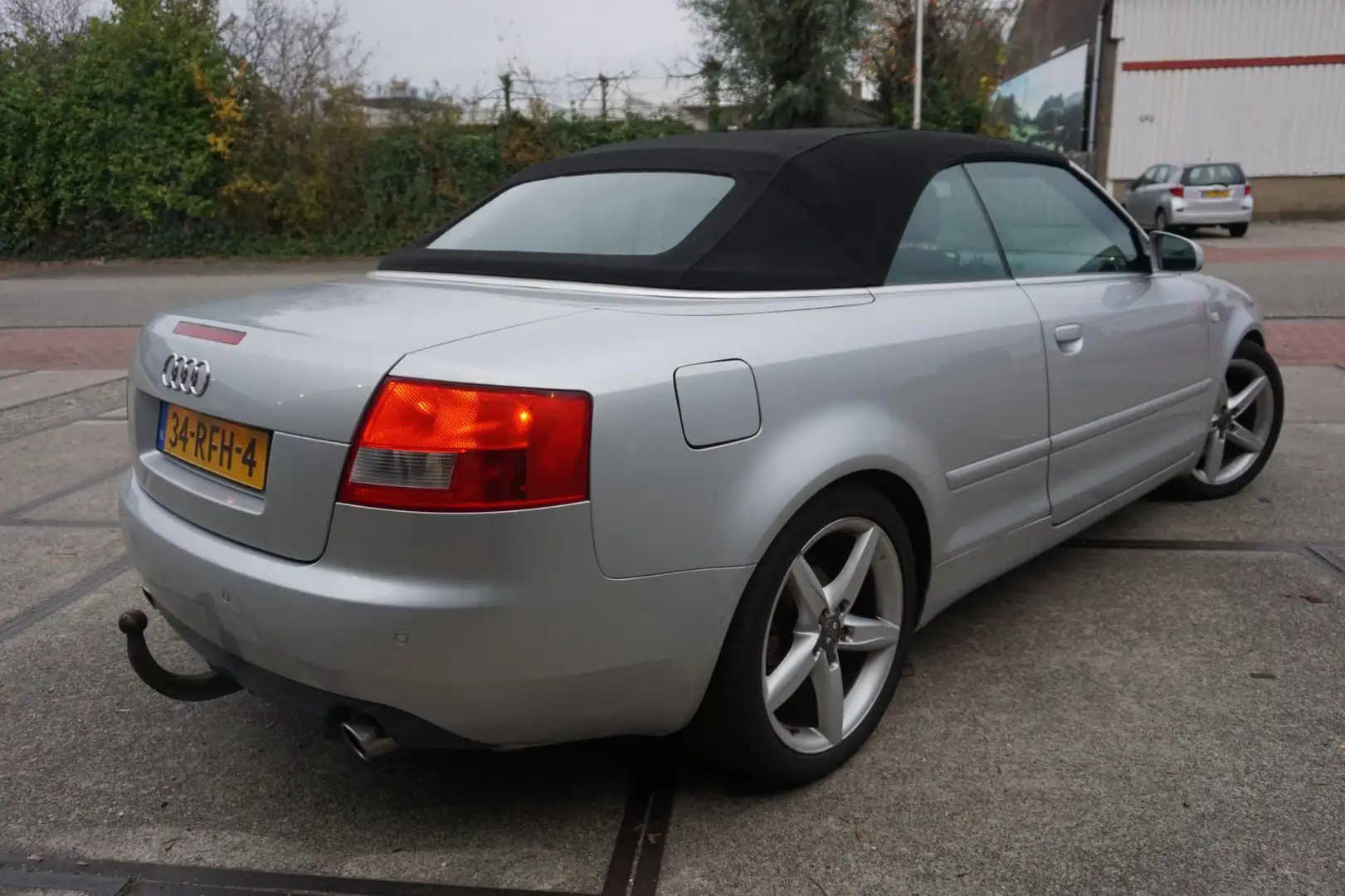 Audi A4 Cabriolet 2.4 V6 Exclusive * LPG * Gris - 2