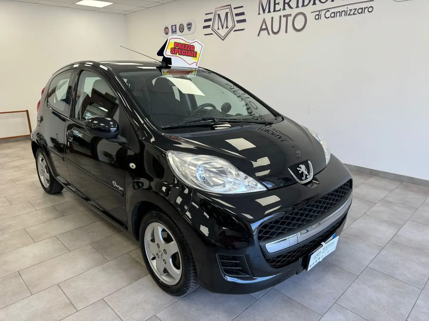 Peugeot 107 5p 1.0 12v Sweet Years c/navi Nero - 1