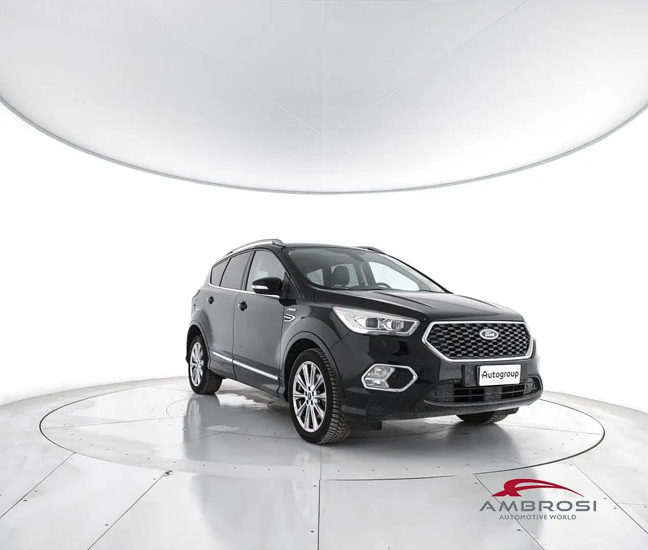 Ford Kuga 2.0 TDCI 150 CV S&S 2WD Vignale Zwart - 2