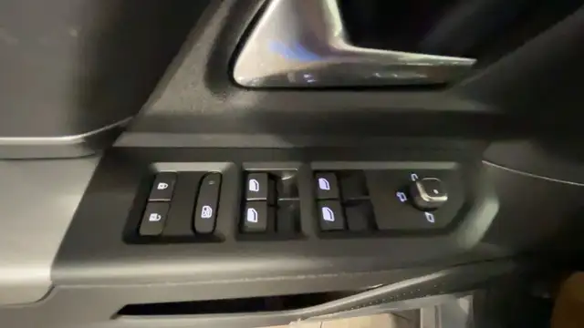 Jeep Compass view 19