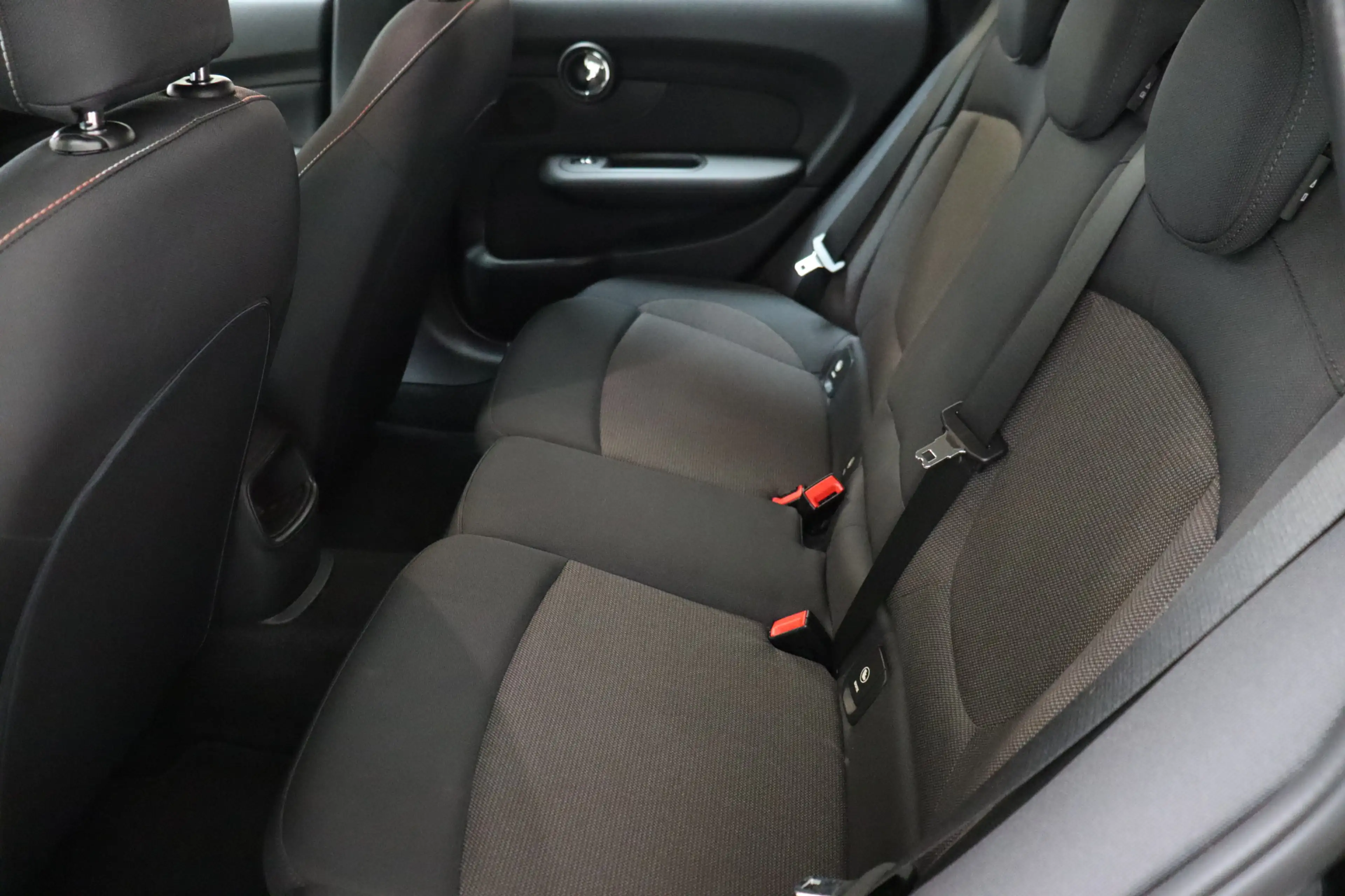 MINI Cooper Clubman 1.5 Business / Navigatiesysteem / Bluetooth / Airc — photo 14