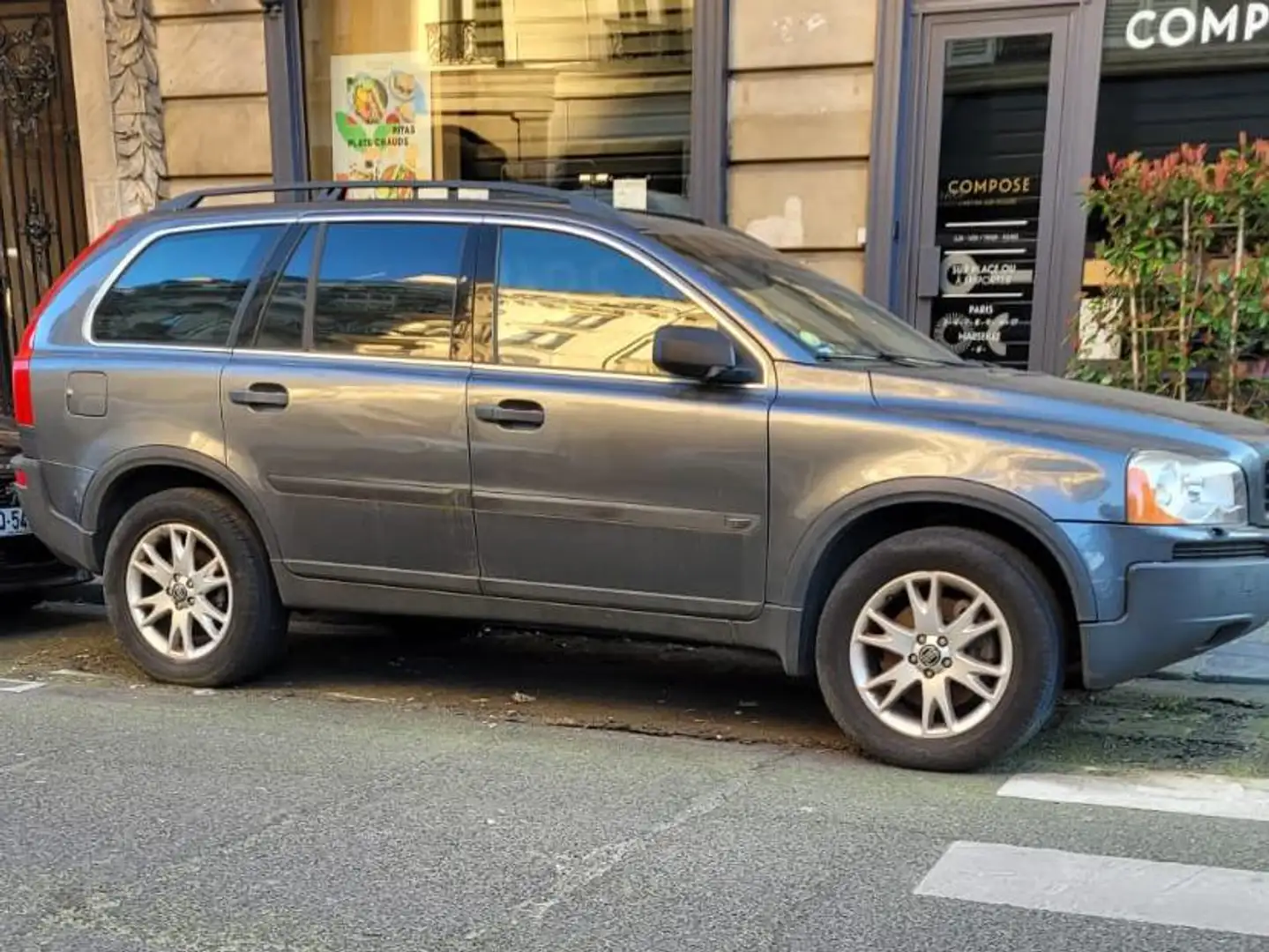 Volvo XC90 XC90+2.5L+T+Momentum+Geartronic+A+5pl Gris - 2