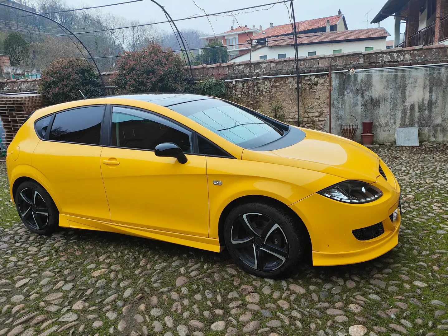 SEAT Leon Leon+II+2005+1.9+tdi+Style+(stylance) Giallo - 1