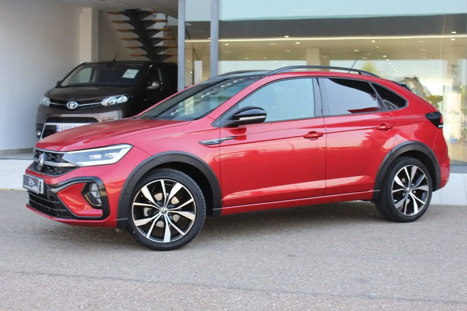 Volkswagen Taigo 1.0 TSI R-Line DSG 81kW Rojo - 2