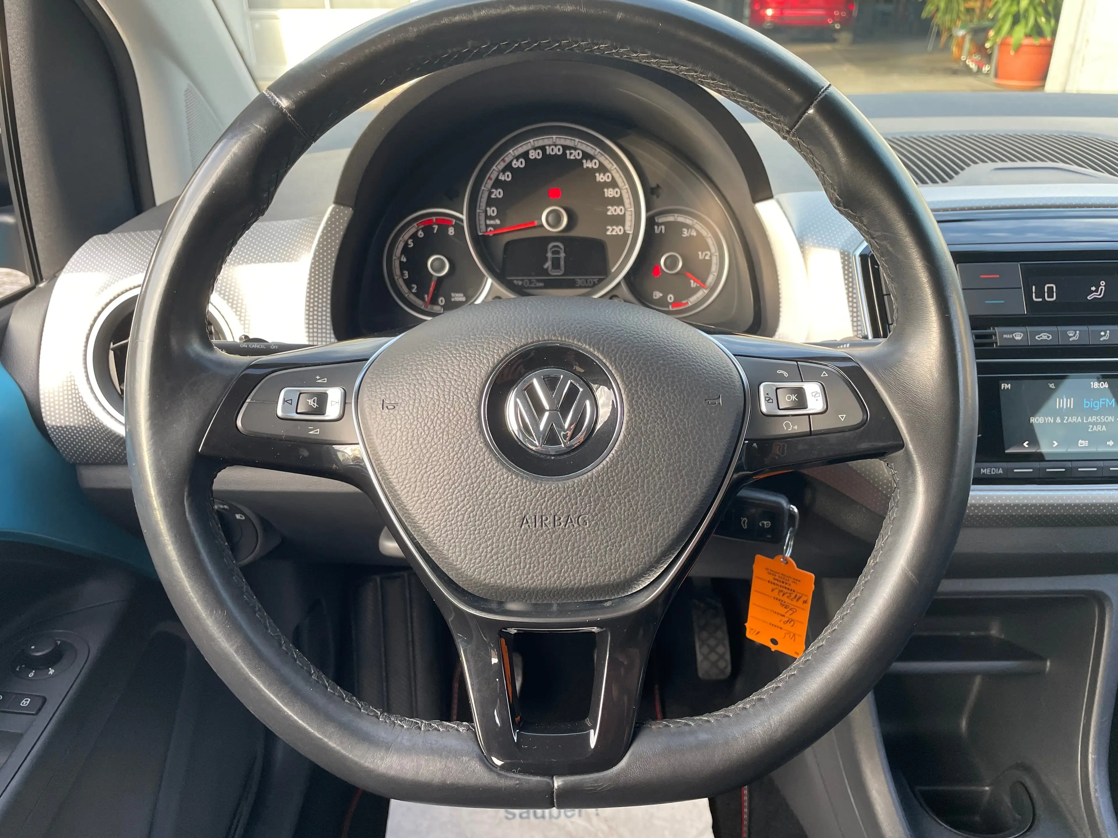 Volkswagen up! high up! BMT/Start-Stop — photo 13