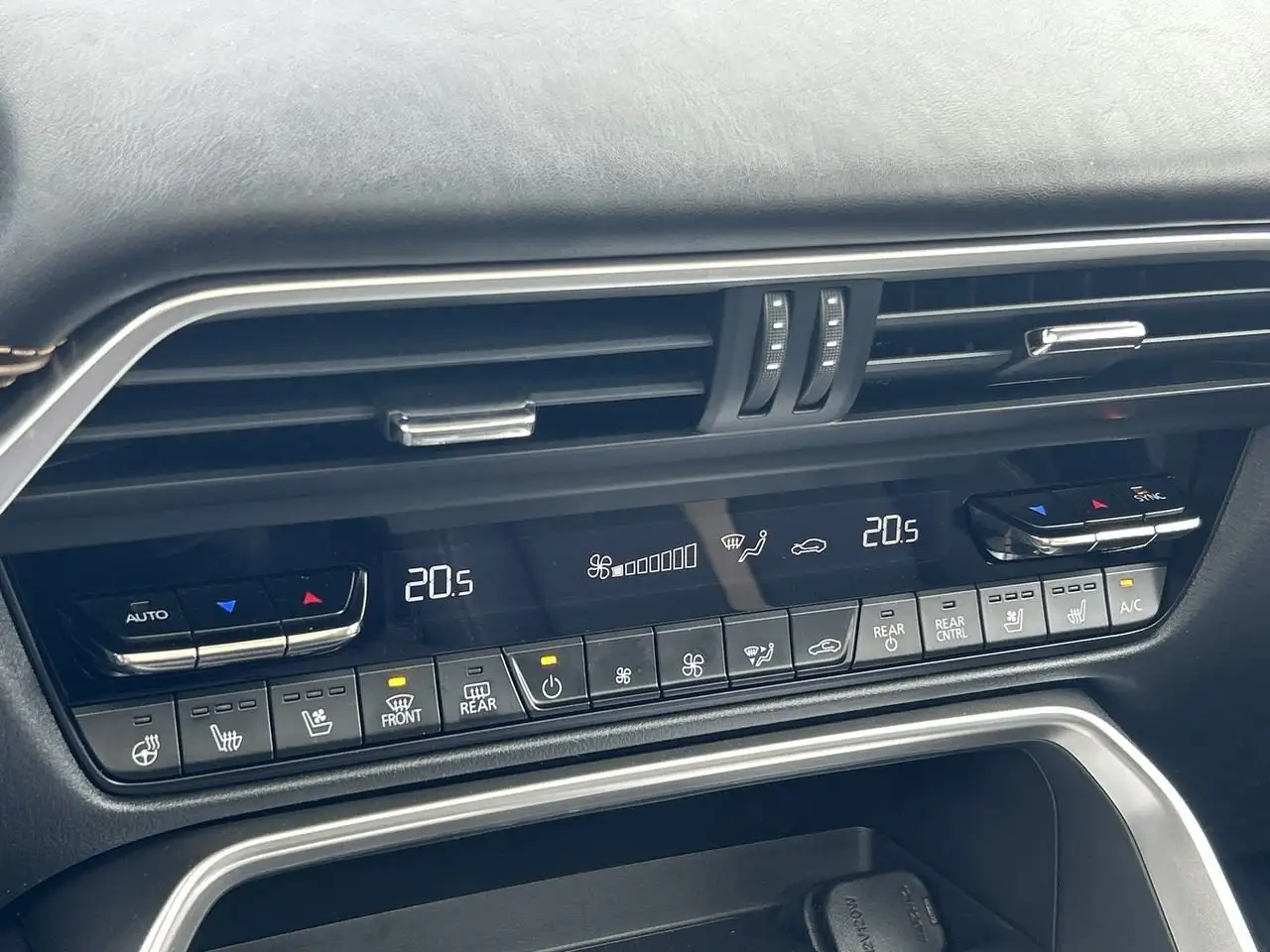 Mazda CX-90 PHEV снимка Mazda CX-90 PHEV