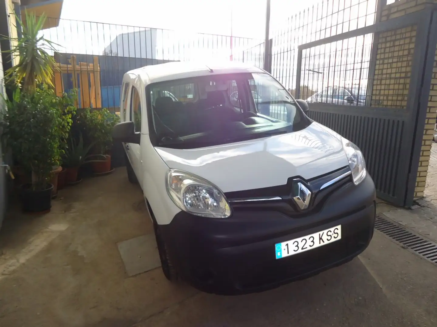 Renault Kangoo Combi 1.5dCi En. Prof. M1-AF 55kW Blanco - 1