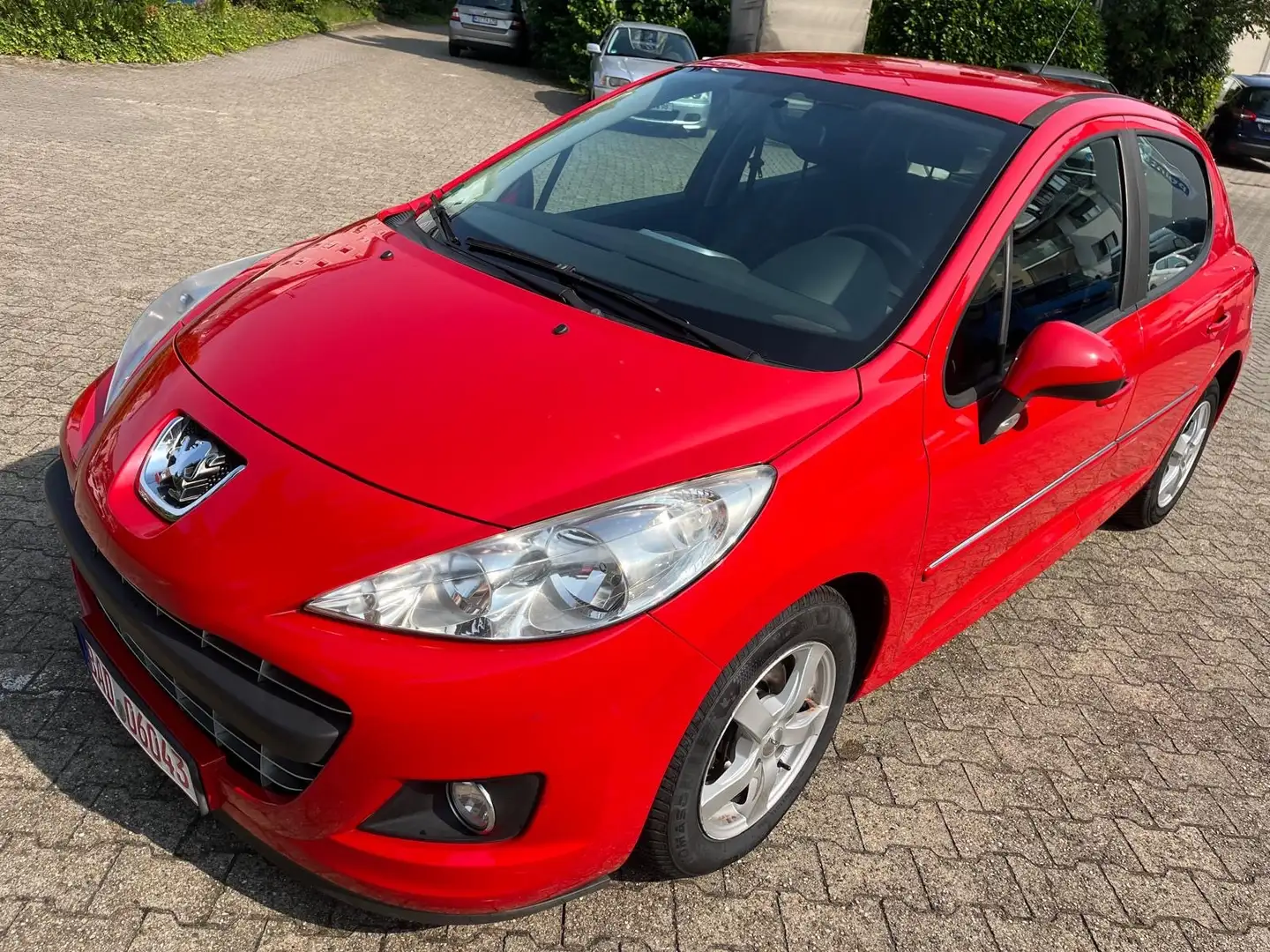 Peugeot 207 Tendance Rot - 1