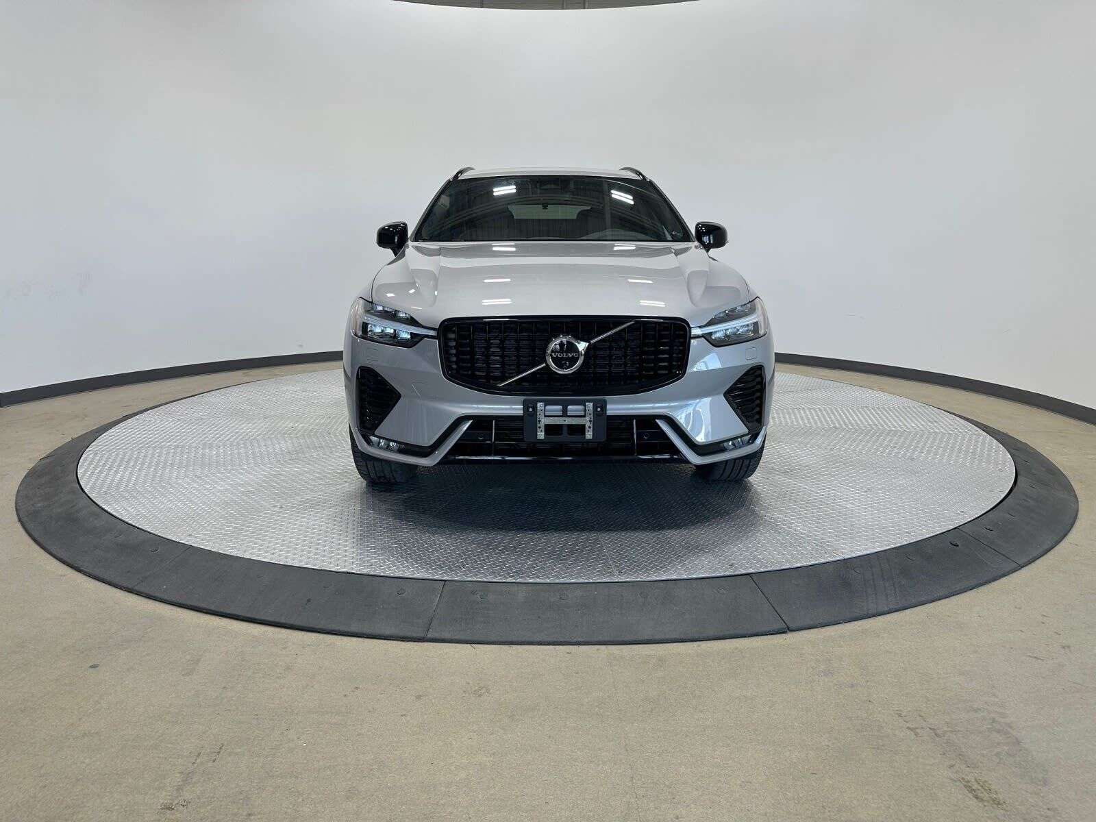 2024 Volvo XC60 XC60 B5 PLUS DARK THEME thumb 8