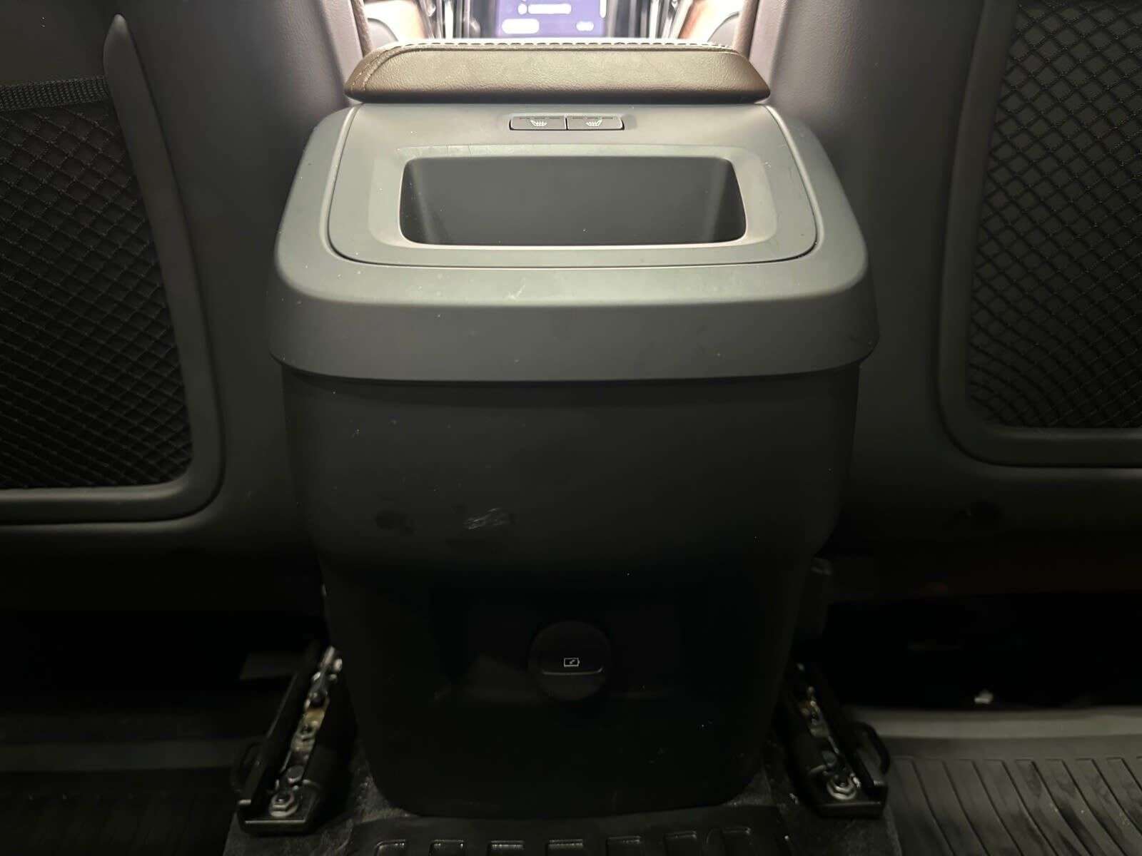 2024 Volvo XC60 XC60 B5 PLUS DARK THEME thumb 23