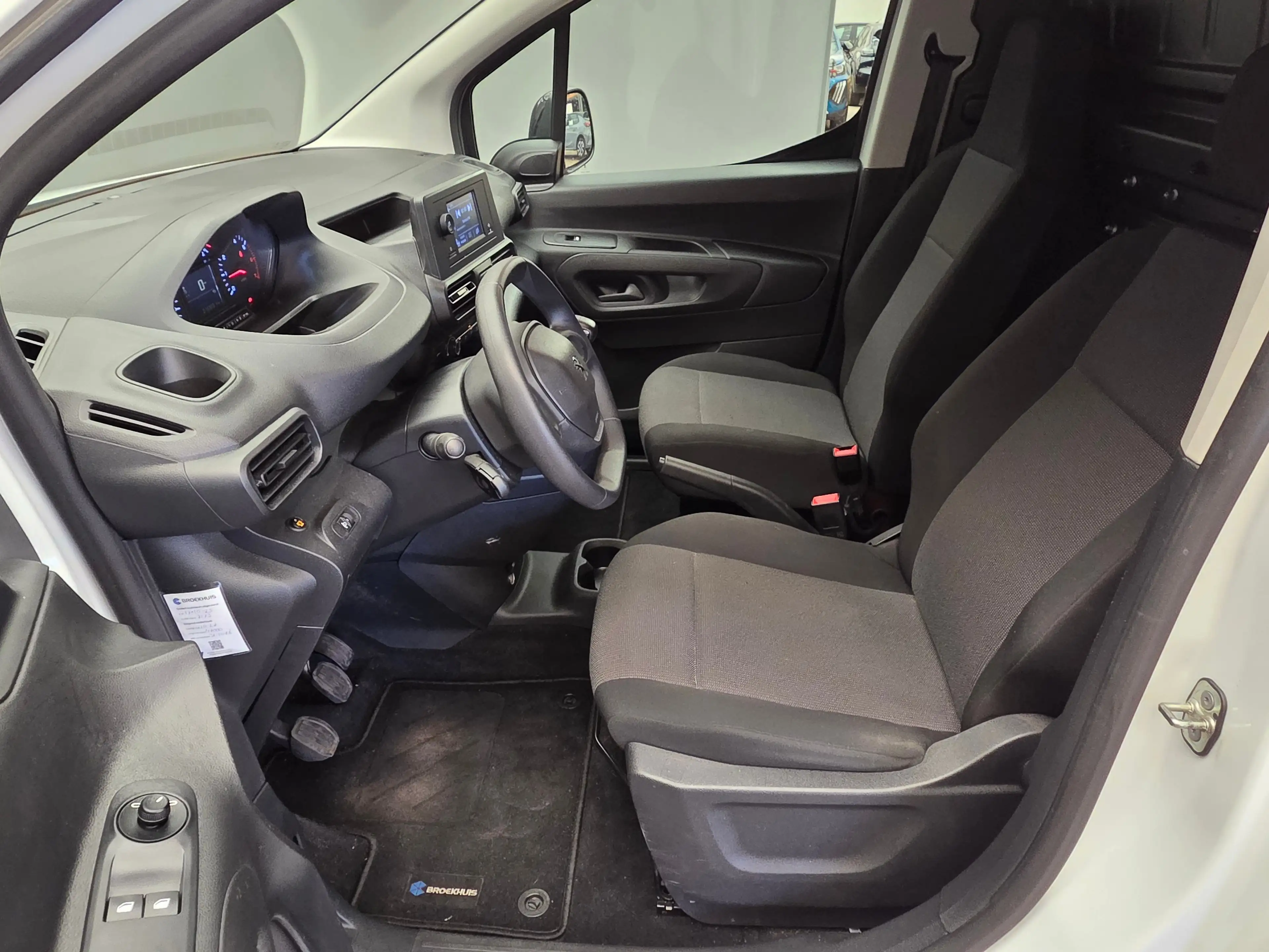 Peugeot Partner 1.5 BlueHDi 100 S&S L1 — photo 11