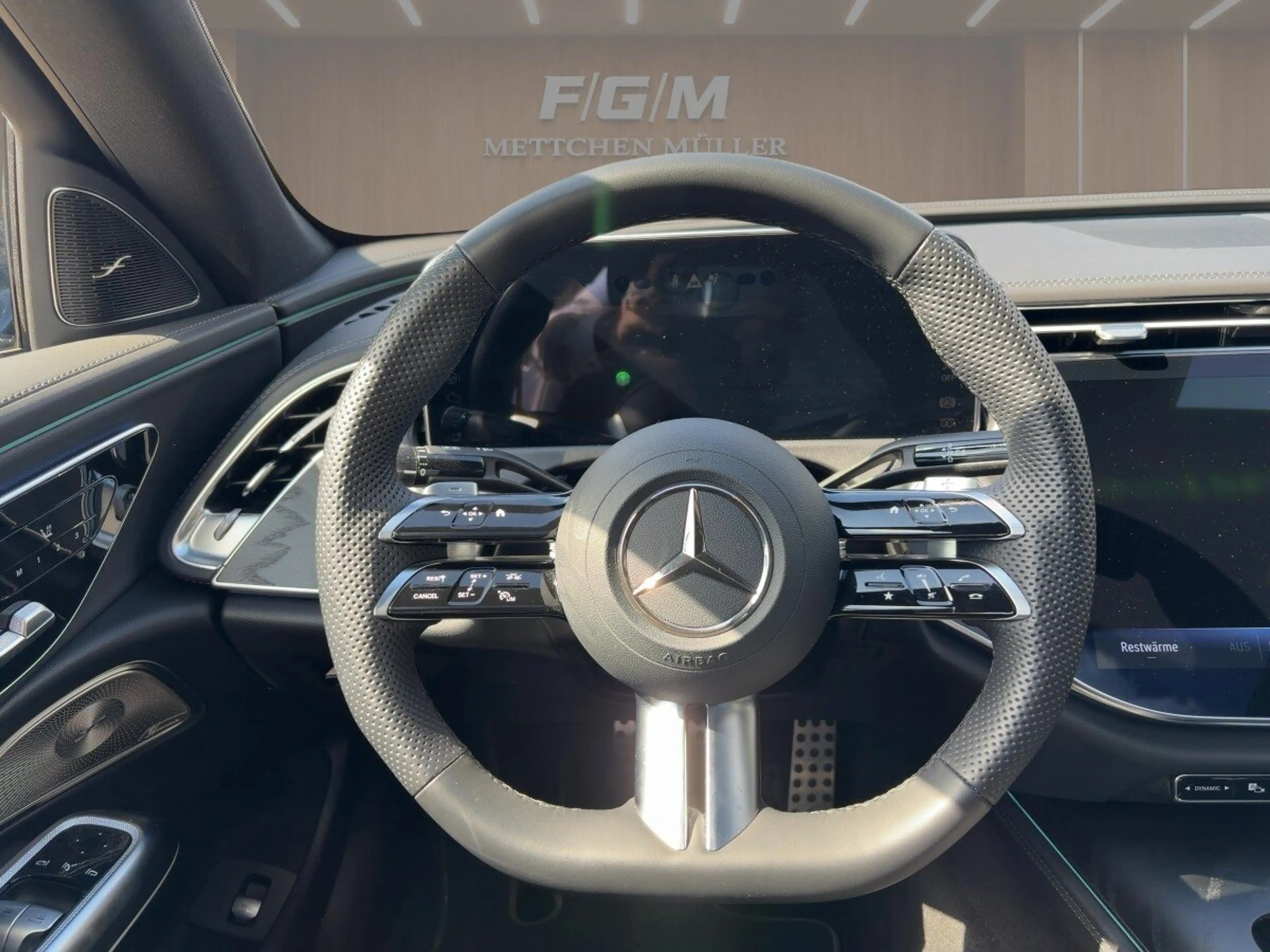 Mercedes-Benz E 450 E 450 AMG PREMIUM PLUS+STANDHZG+HUD+360+PANO+MEM — photo 10