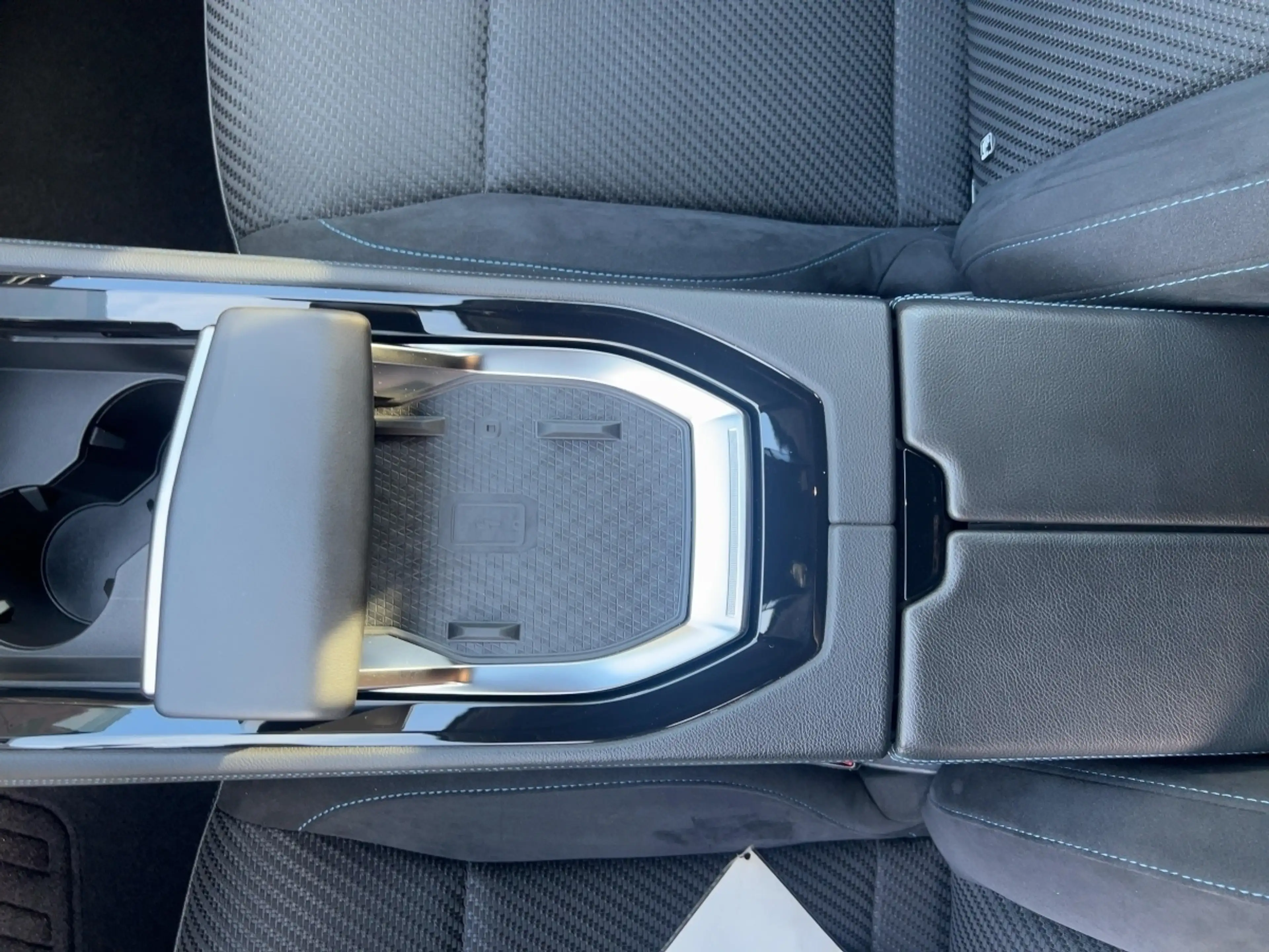 Renault Austral 1.2 Full Hybrid 200 Iconic Esprit Alpine — photo 14