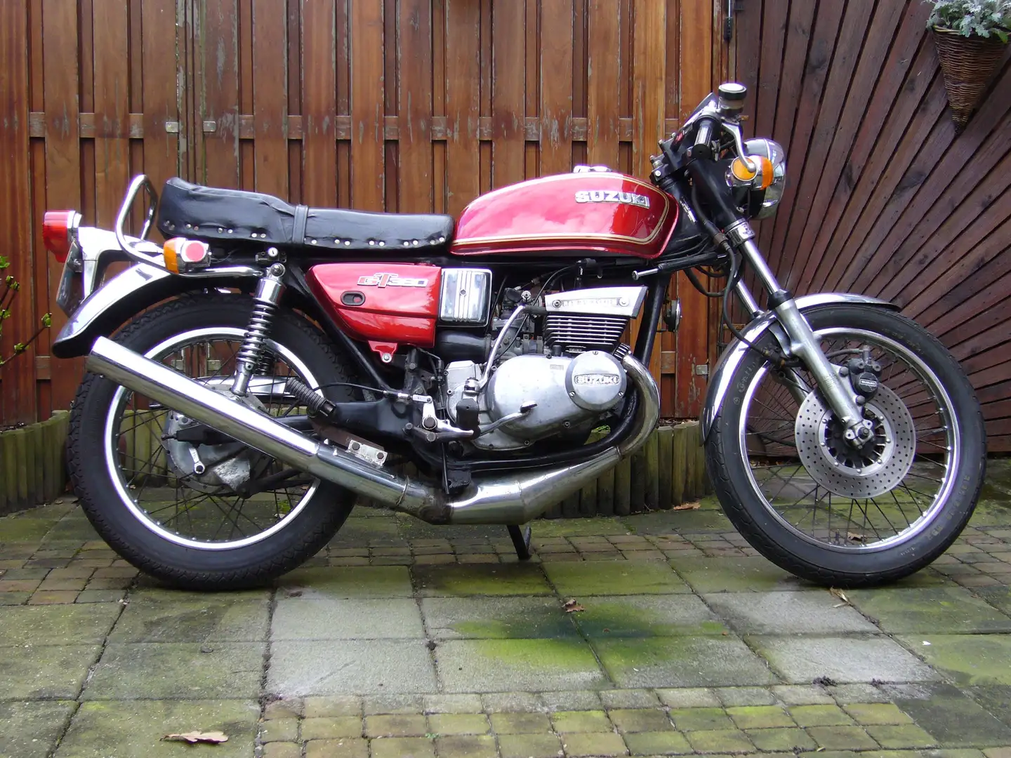Suzuki GT 380 - 1