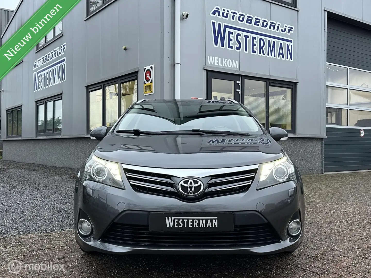 Toyota Avensis 1.8 VVTi Dynamic Business Navi Leer Pano Keyless 1 Grau - 2