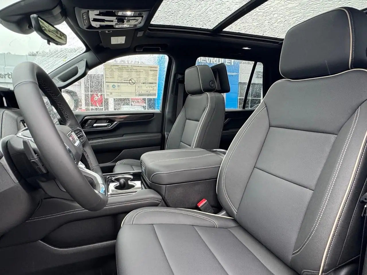 GMC Yukon снимка GMC Yukon