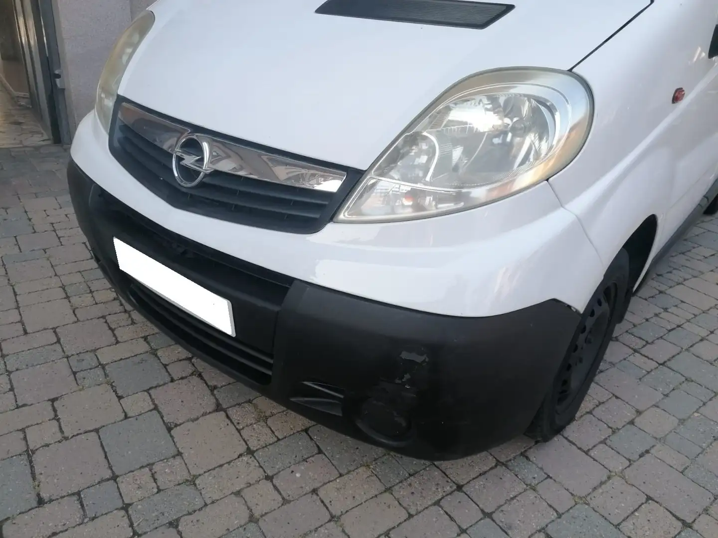 Opel Vivaro Blanc - 2