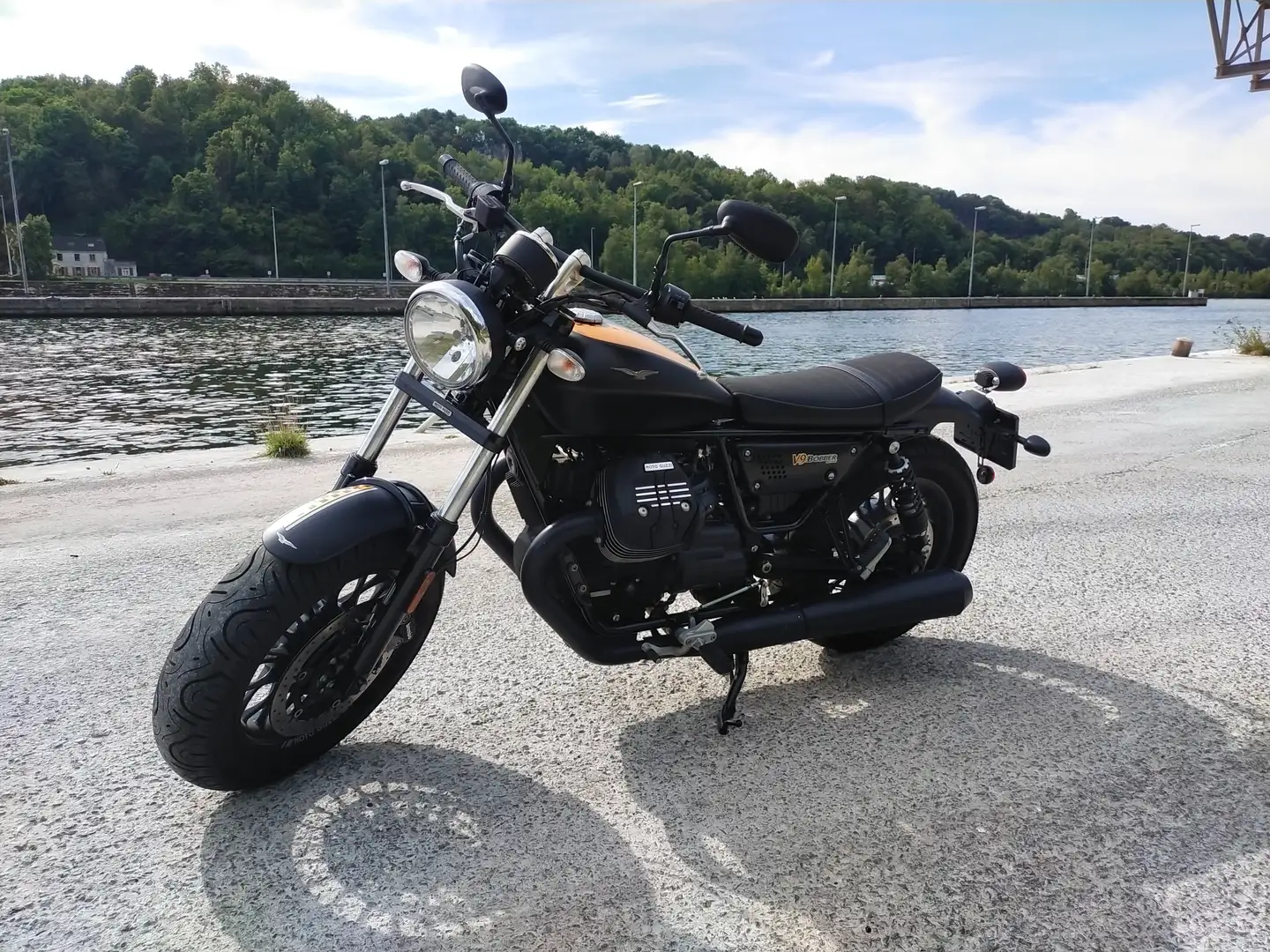 Moto Guzzi V 9 Bobber Negro - 2