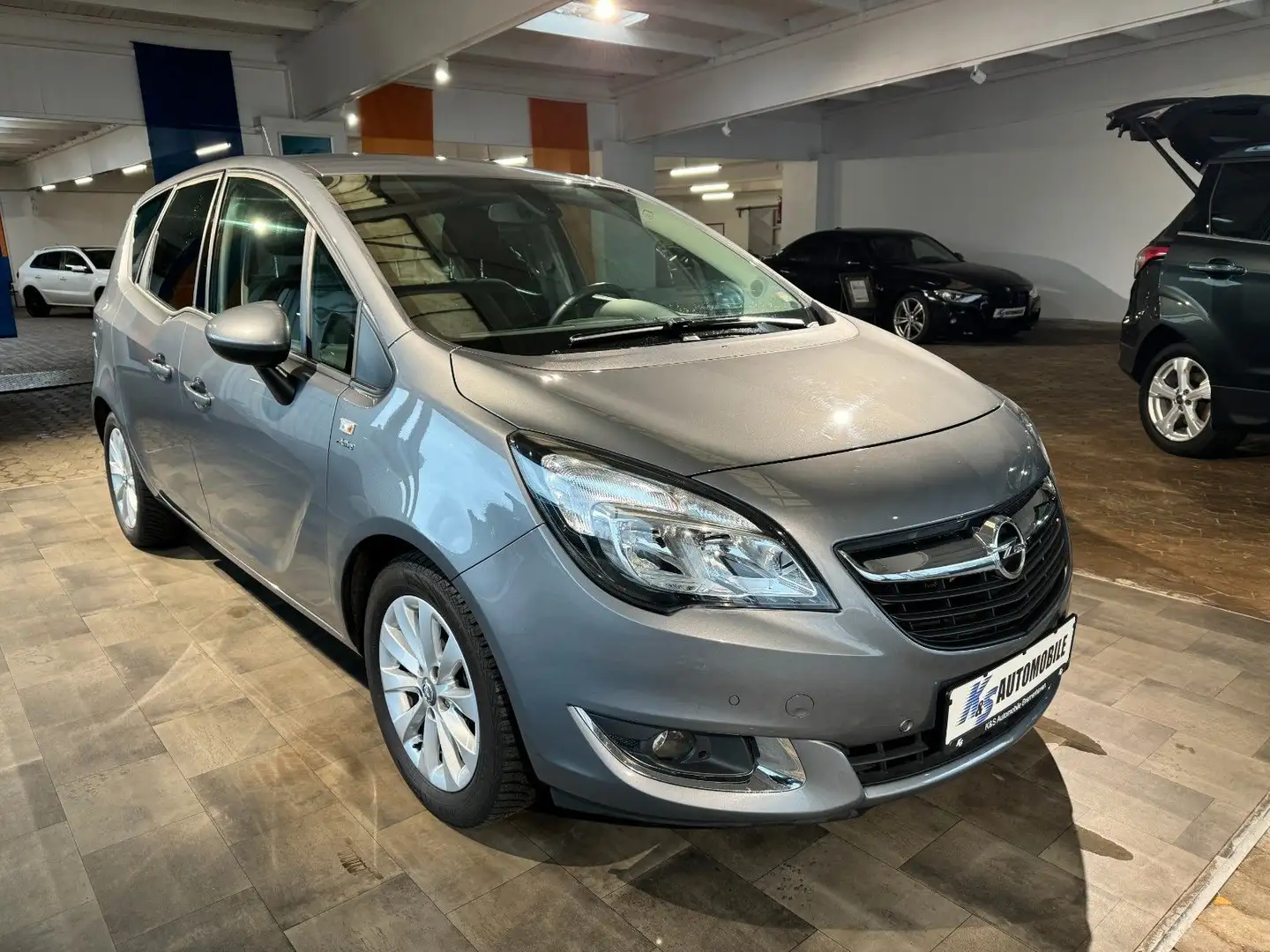 Opel Meriva B Active Grau - 1