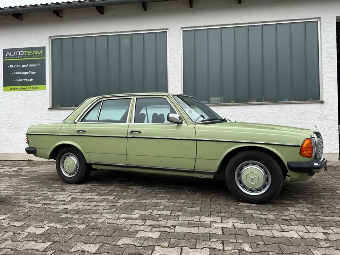 Mercedes-Benz 230 AUTOMATIK*SCHIEBEDACH*KLIMA*OLDTIMER  ZULASS Grün - 2