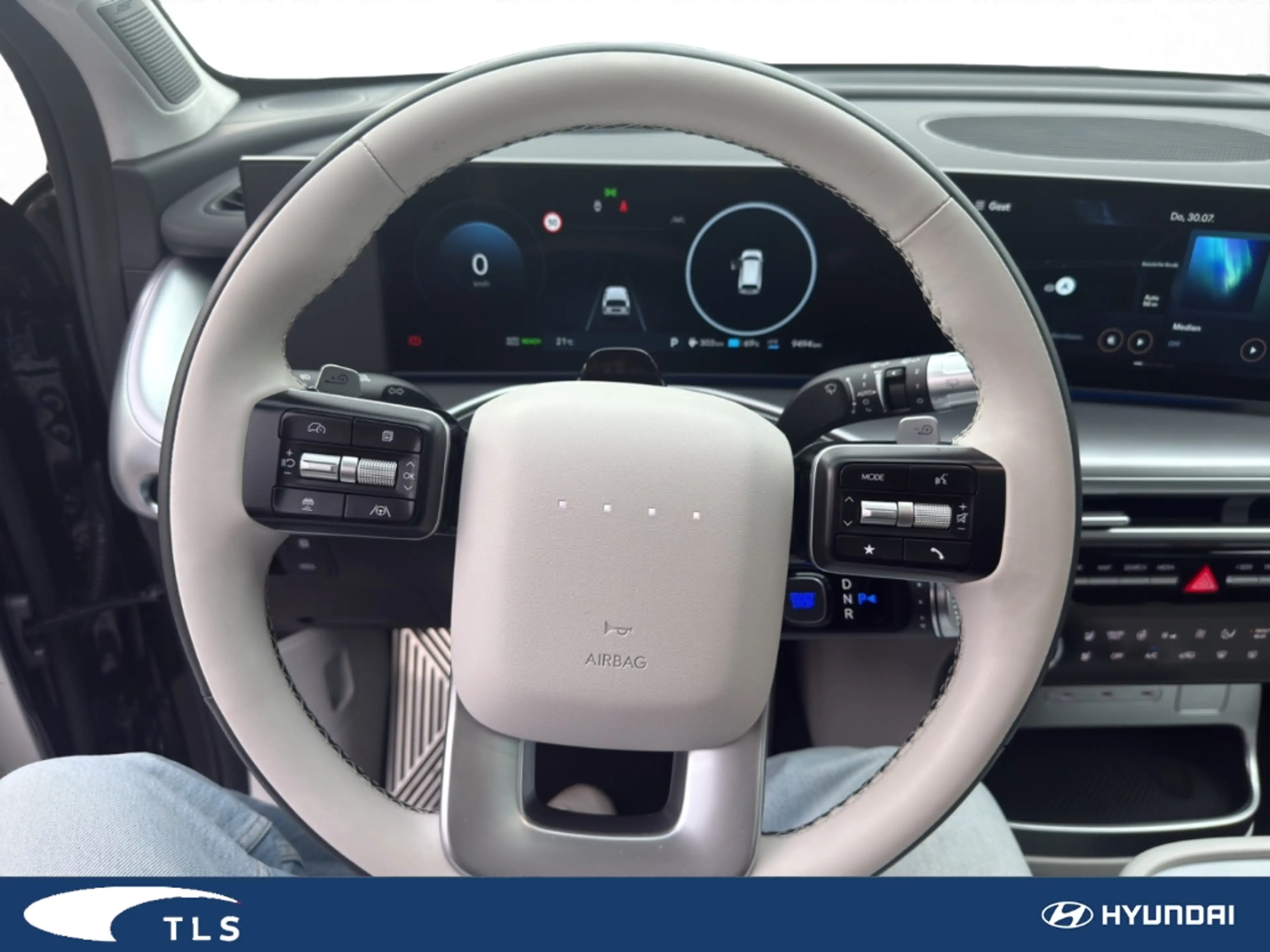 Hyundai IONIQ 9 226 kW 4WD Uniq Panoramadach HUD Niveau El. Panoda — photo 11