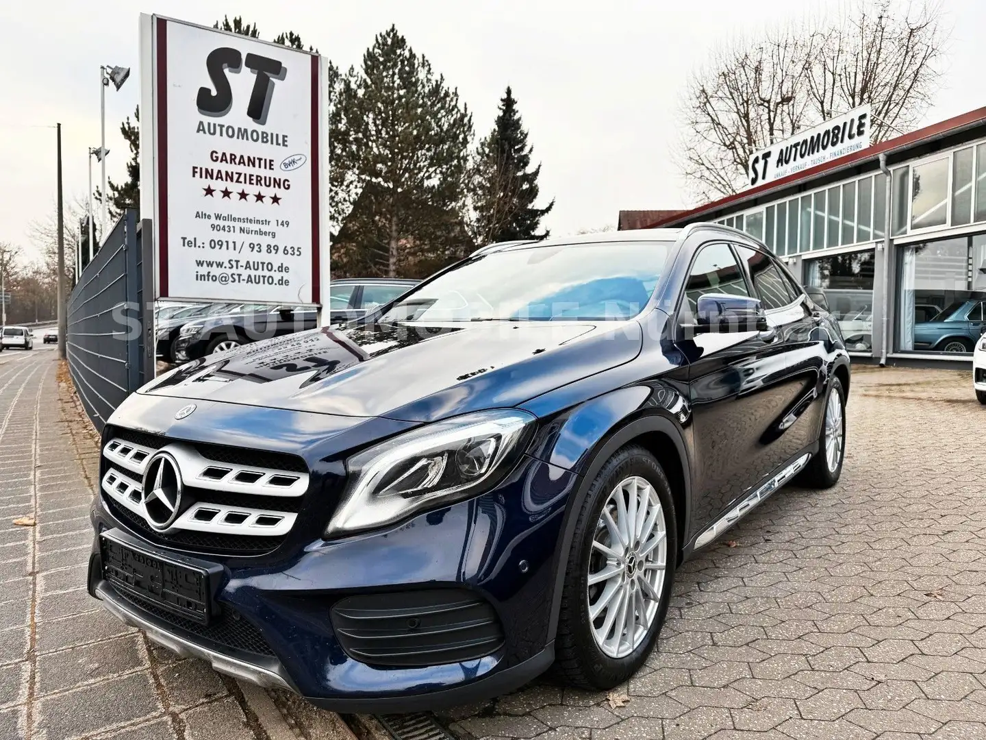 Mercedes-Benz GLA 250 CGI 4Matic 7G-DCT*AMGLine*SPORT*PANORAMA Kék - 1